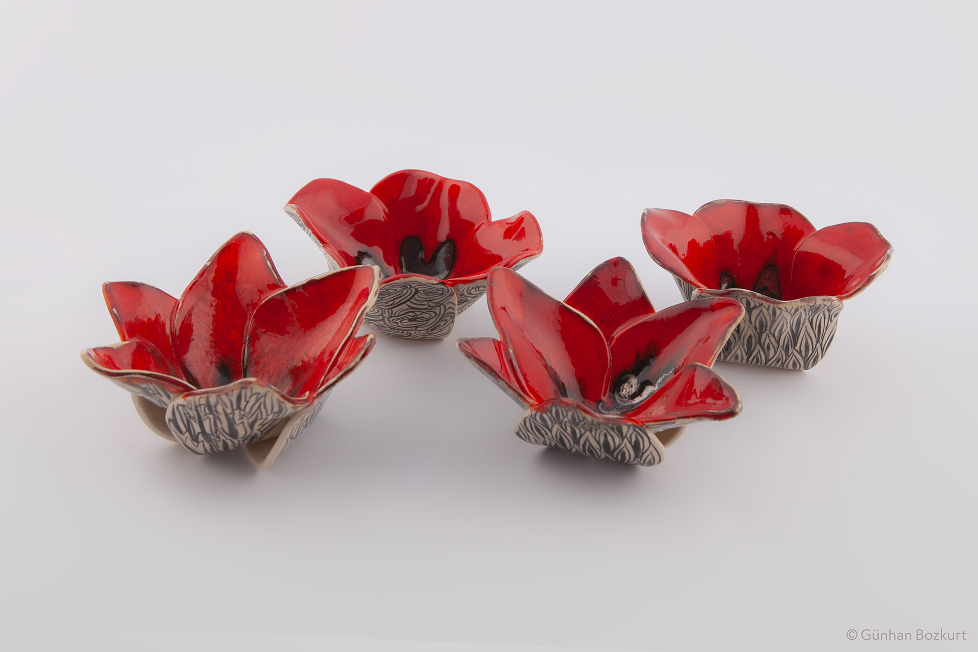 Tulips / ceramic bowls, each Ø 13–16 cm h. 10–12 cm