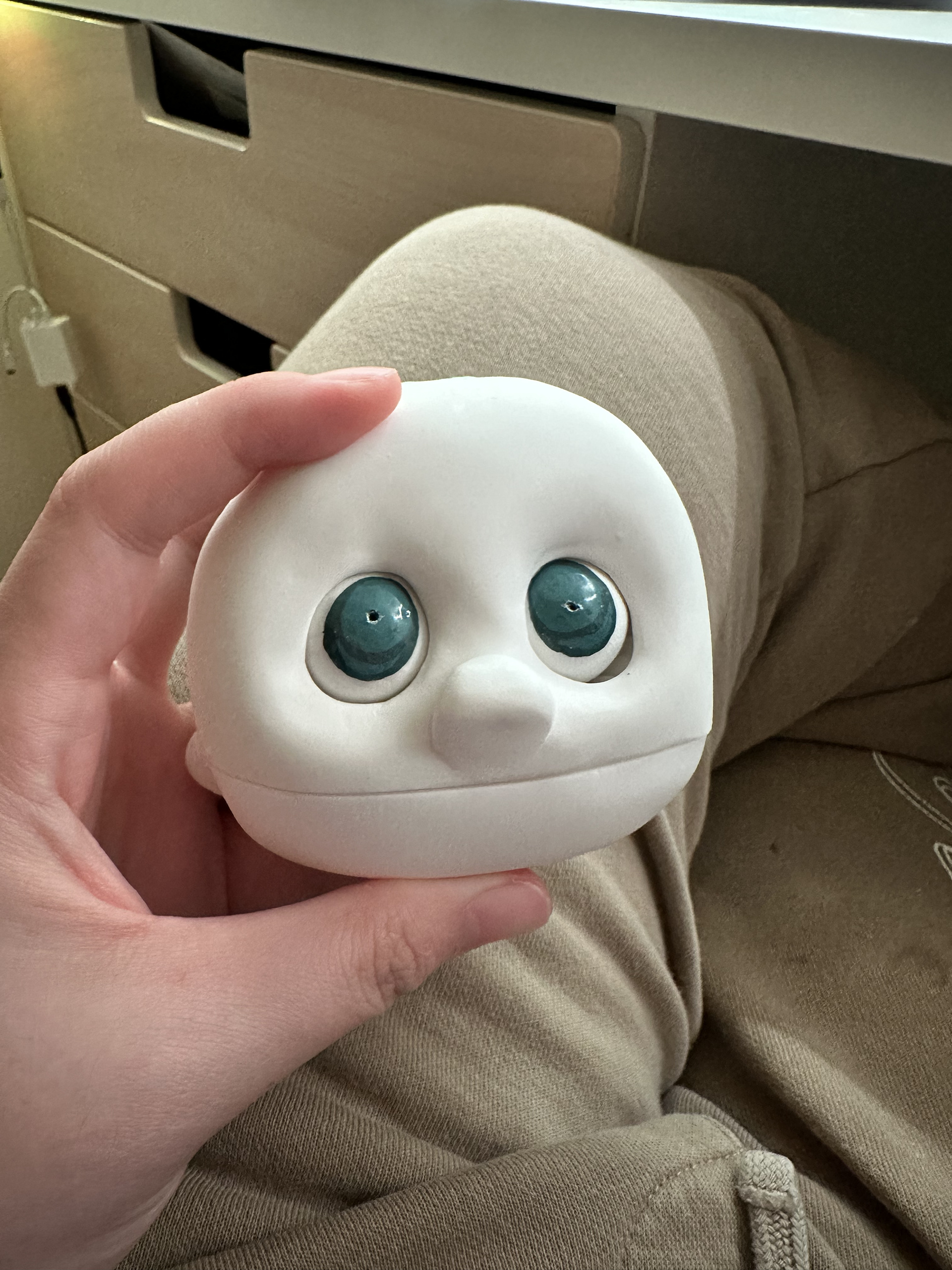 Poseable eyes in head