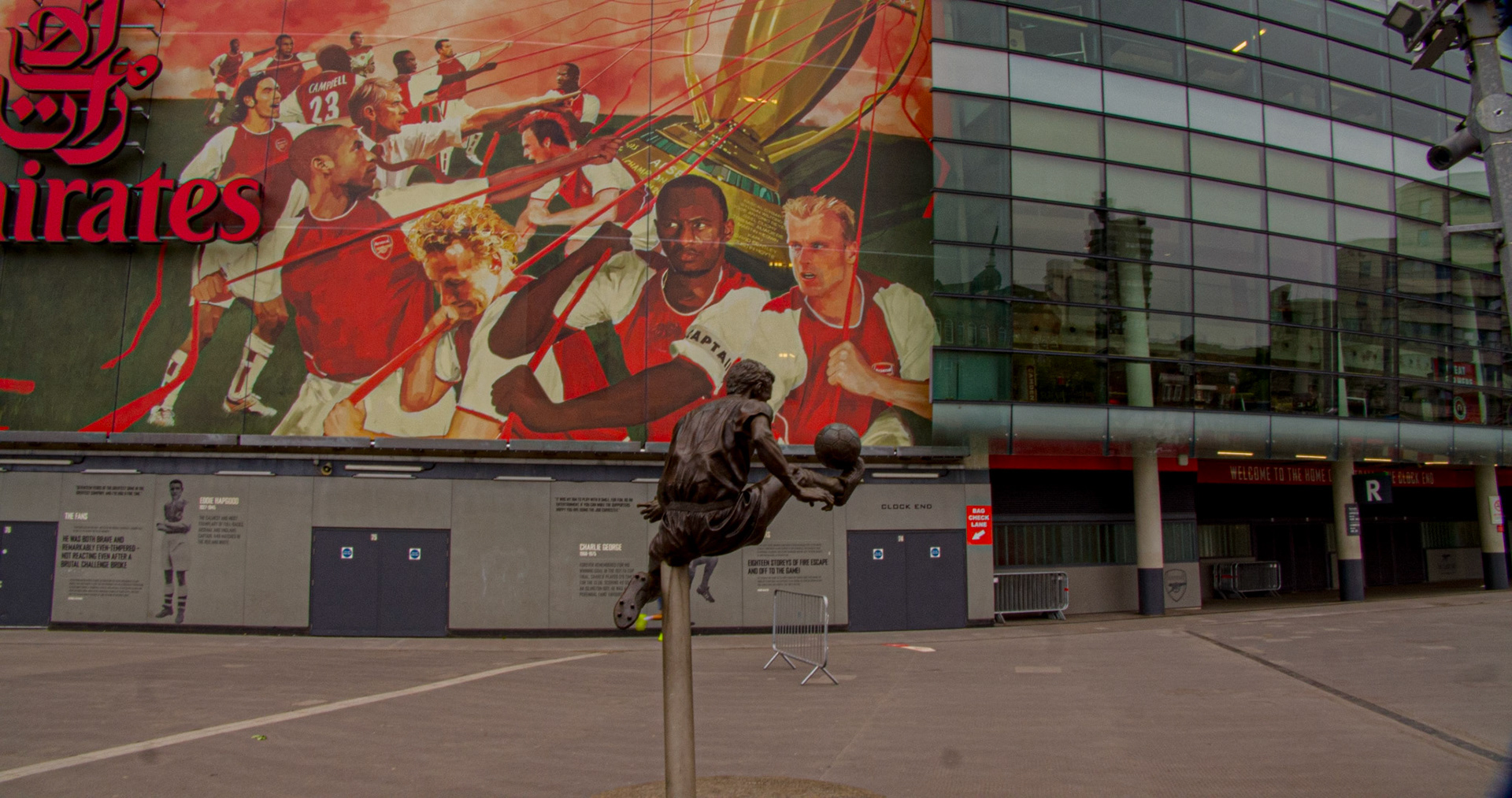 Dennis Bergkamp Statue, May 2023