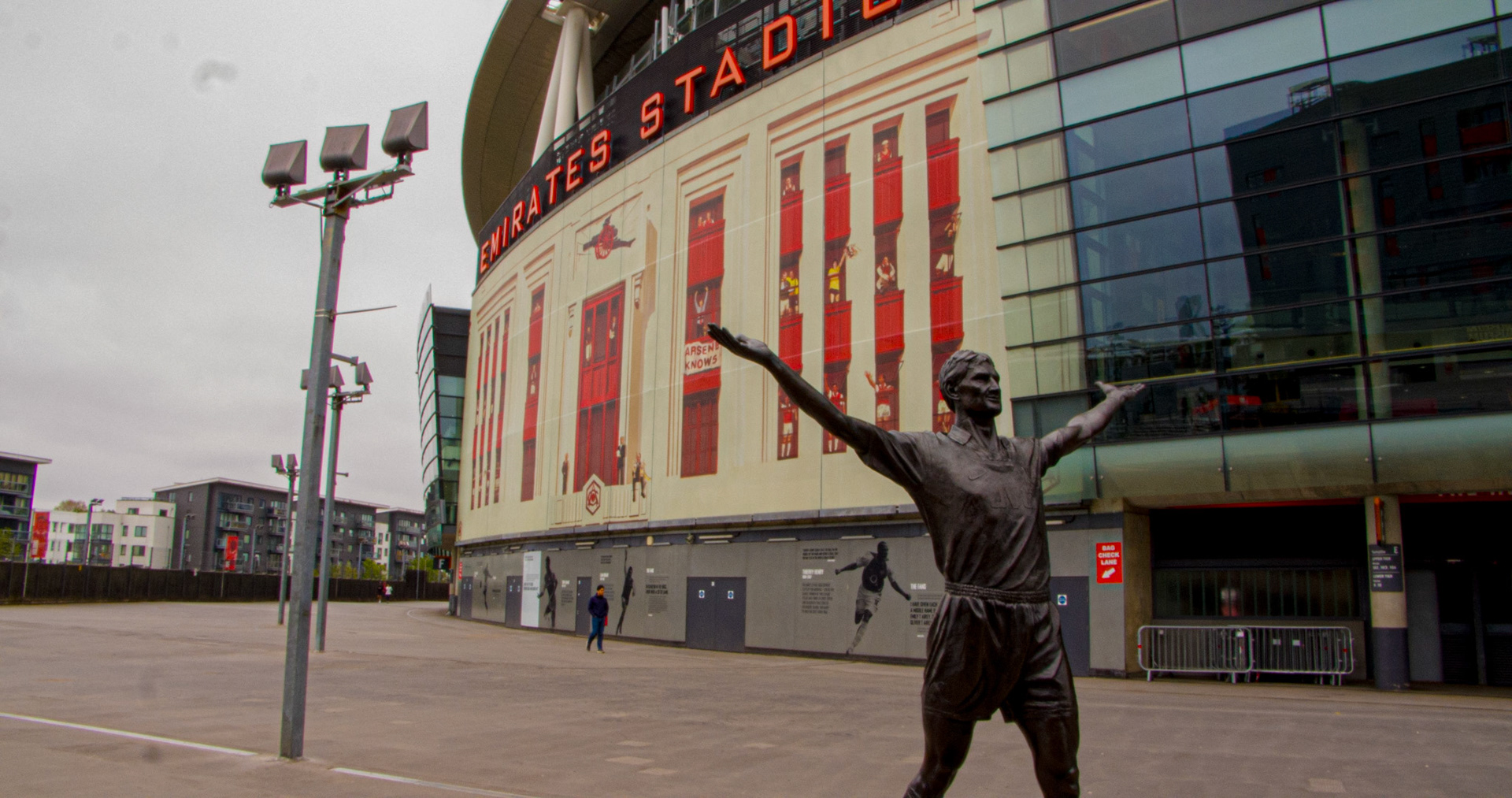 Tony Adams Statue, May 2023