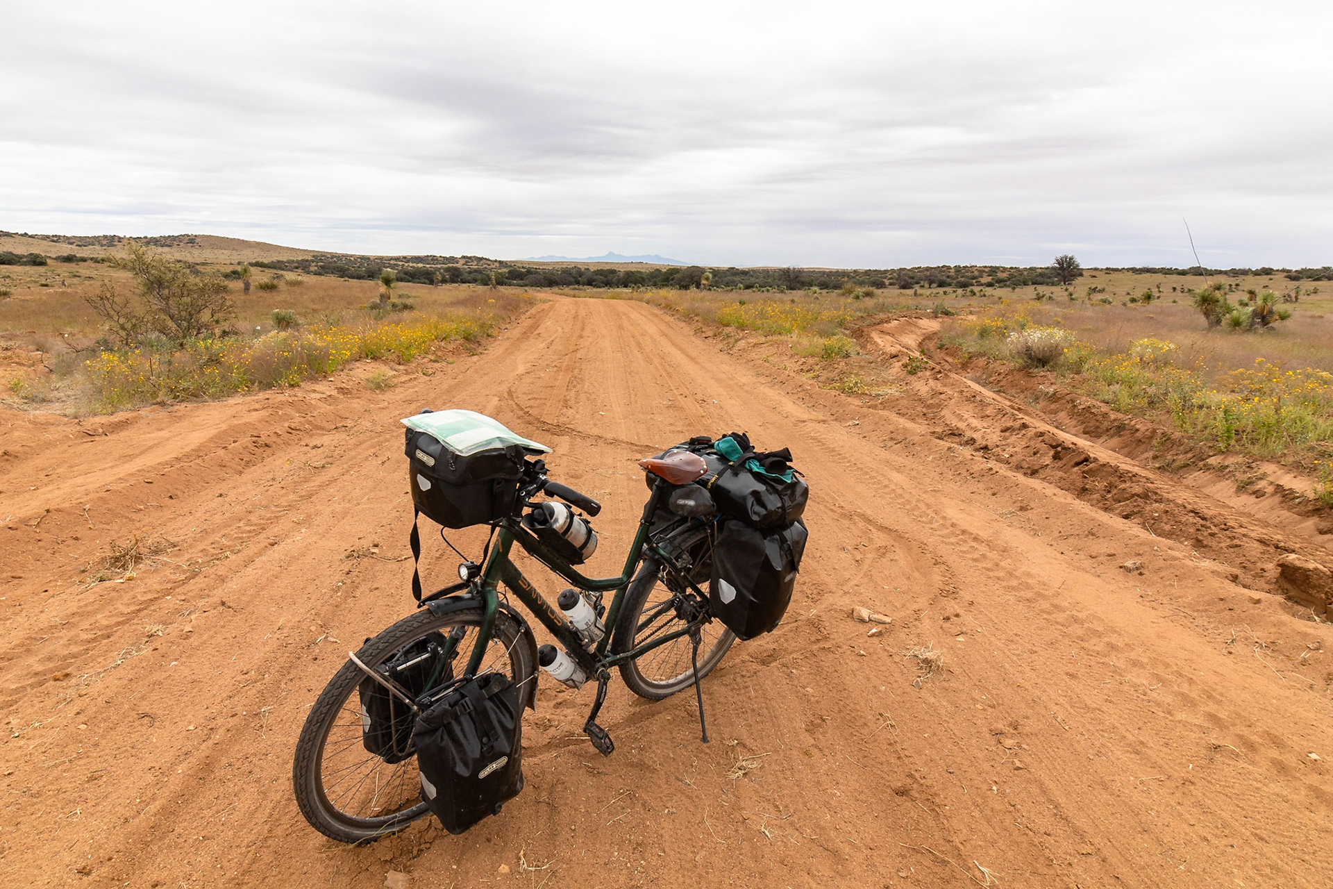 #santosbikes #santosstory #rohloff #rohloffspeedhub #gatescarbondrive #vakantiefiets #fietsavontuur #fietsvakantie #fietstocht #liteseries #travellite #gdmbr #allizi_bikes_bussum #bikepacking #bikepacking