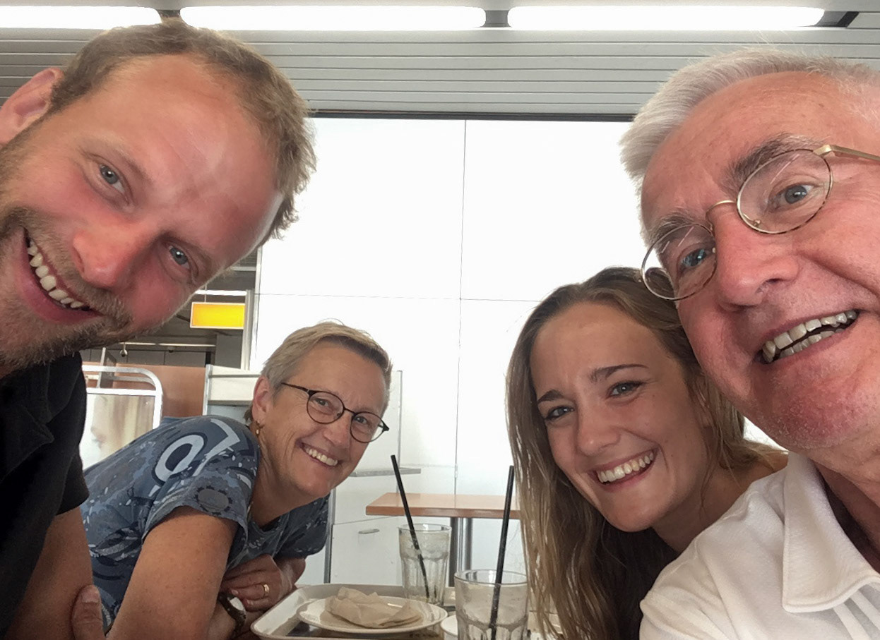 Loren, Katelijne and Dennis saying goodbye at Schiphol Airport