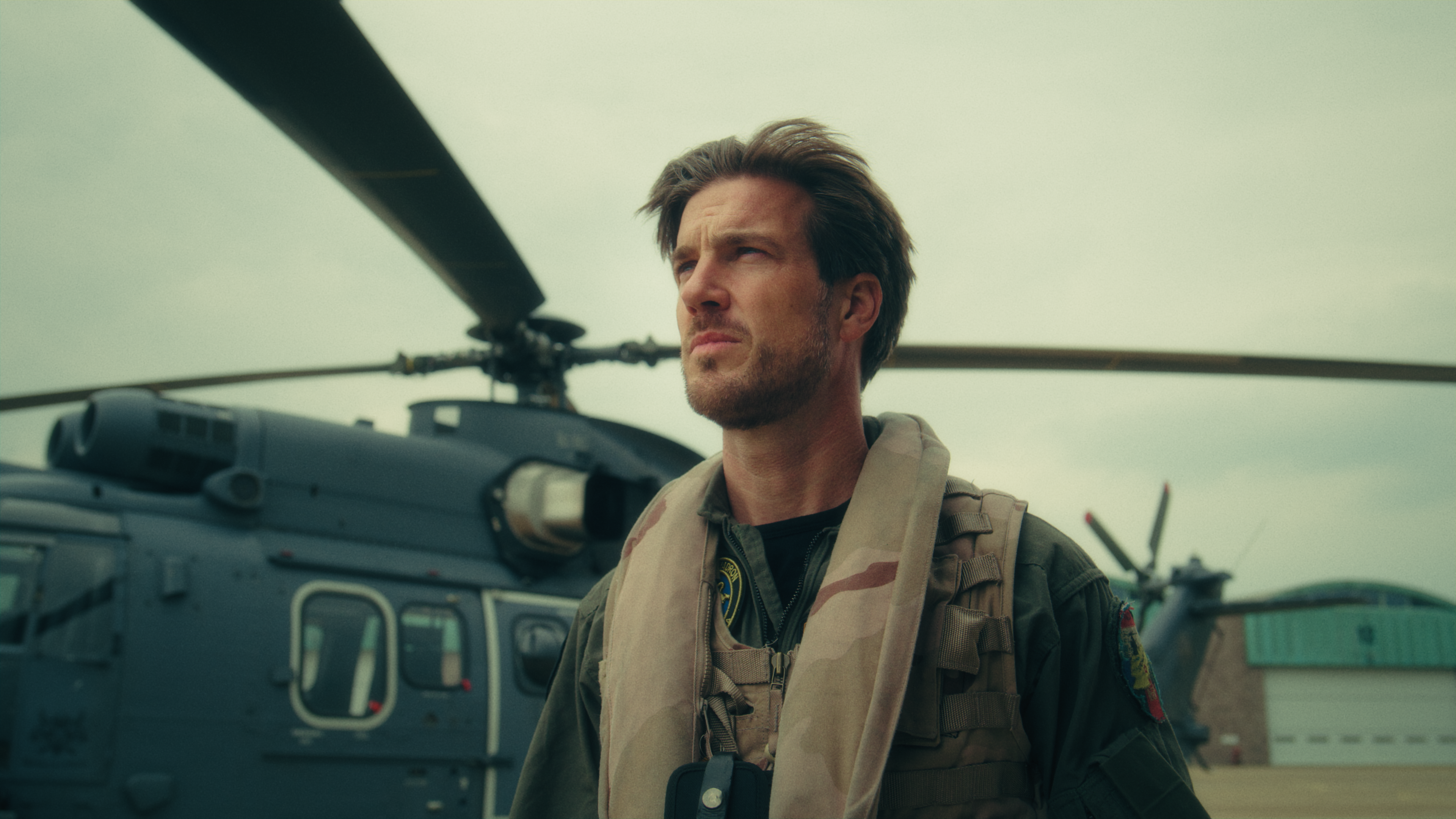 deze still komt ook uit de impact serie. Mark heeft in 2019 humanitair werk geleverd toen orkaan Dorian de Bahama's raakte. ook deze documentarie is onderdeel van de impact reeks. Vastgelegd door Olaf Tijhuis. DOP en Video Editor uit Rotterdam.
