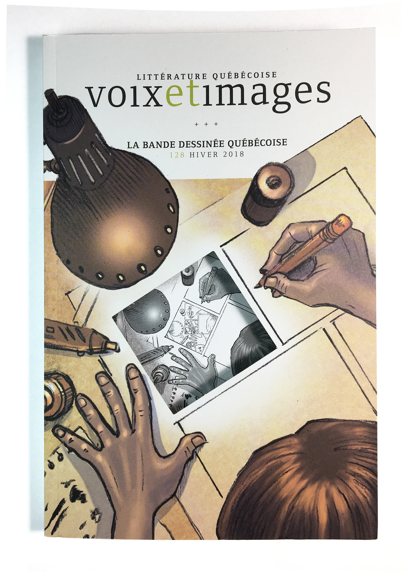 Couverture trouée du magazine Voix et images