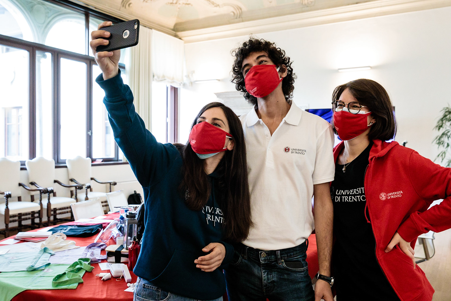 Conferenza stampa Merchandising Unitn, 11 novembre 2021, I ragazzi che hanno fatto da modelli