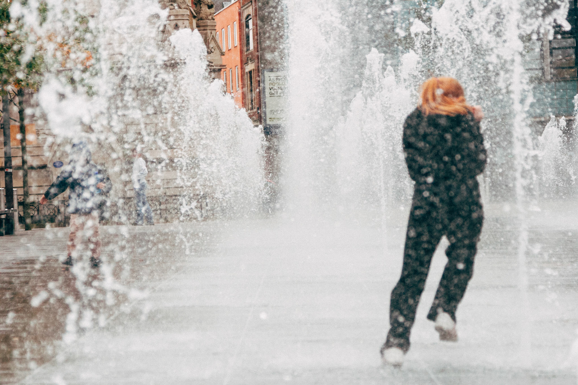 The Belfast City Tour. Il centro della città e il grande centro commerciale verso il mare.