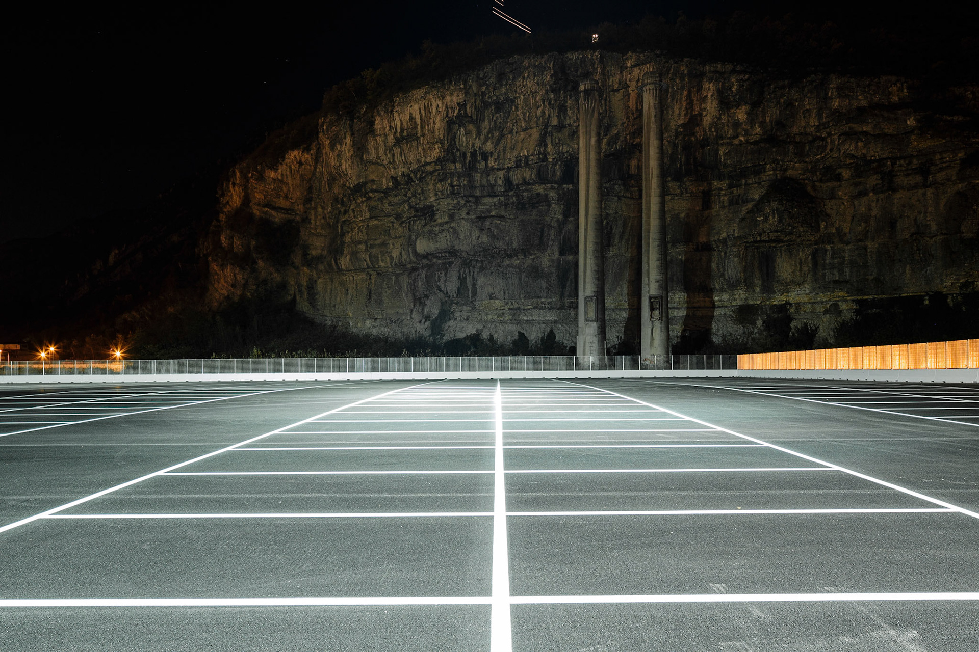 Clinker Motel, 2020. L'area è destianta a parcheggio.
