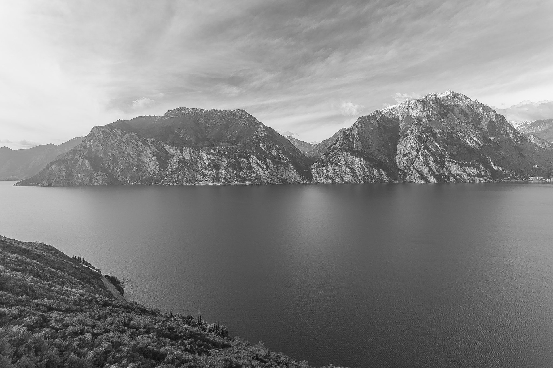 Il lago di carta