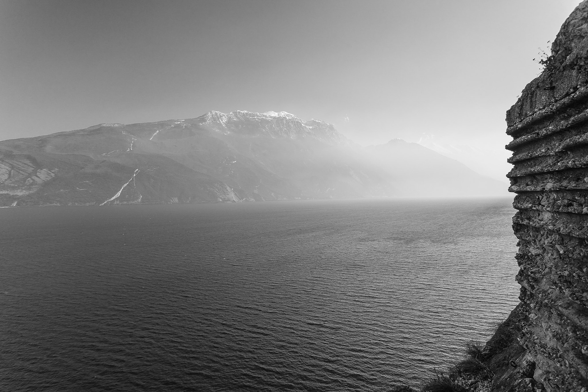 Il lago di carta