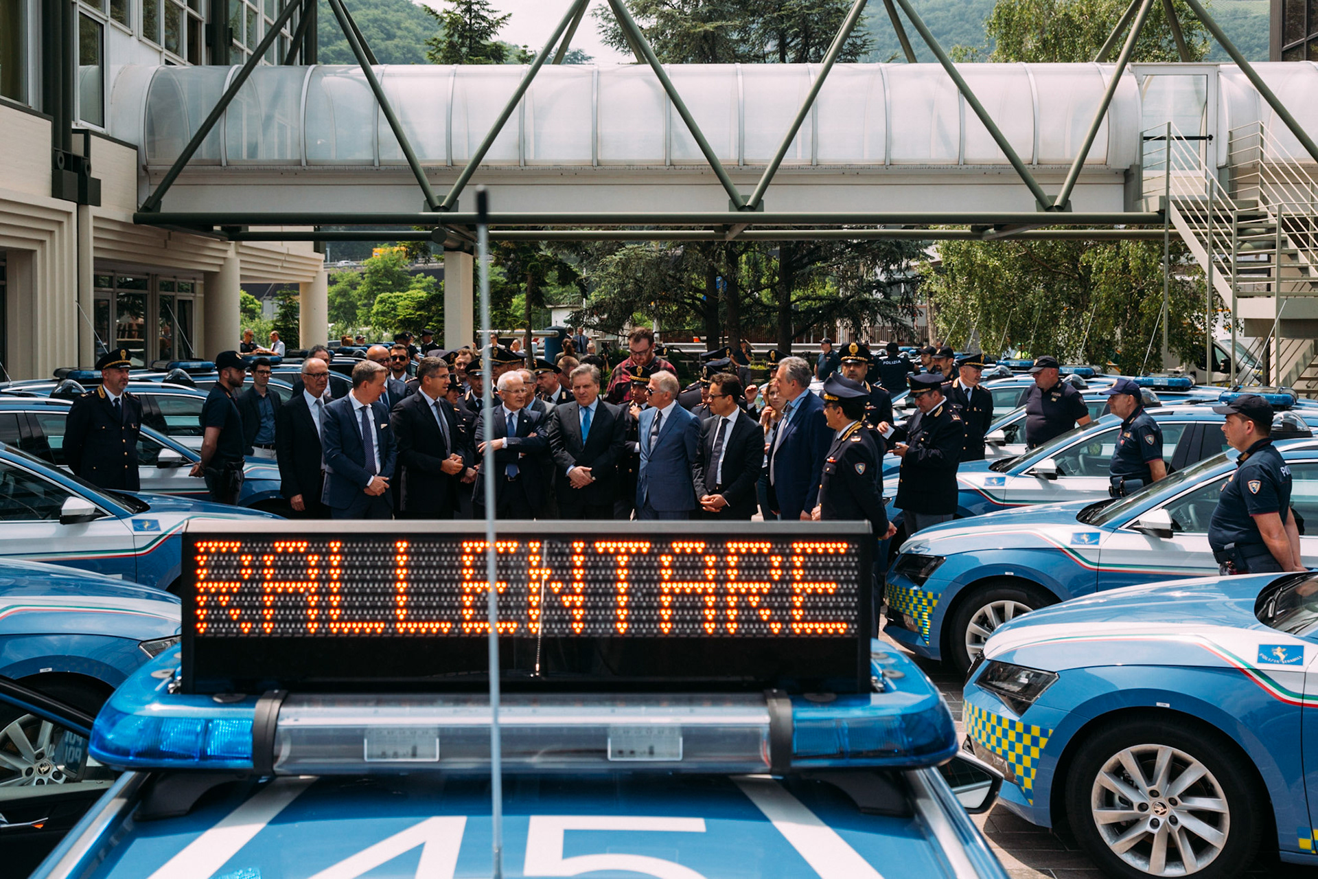 6 giugno 2019, consegna auto polizia stradale.