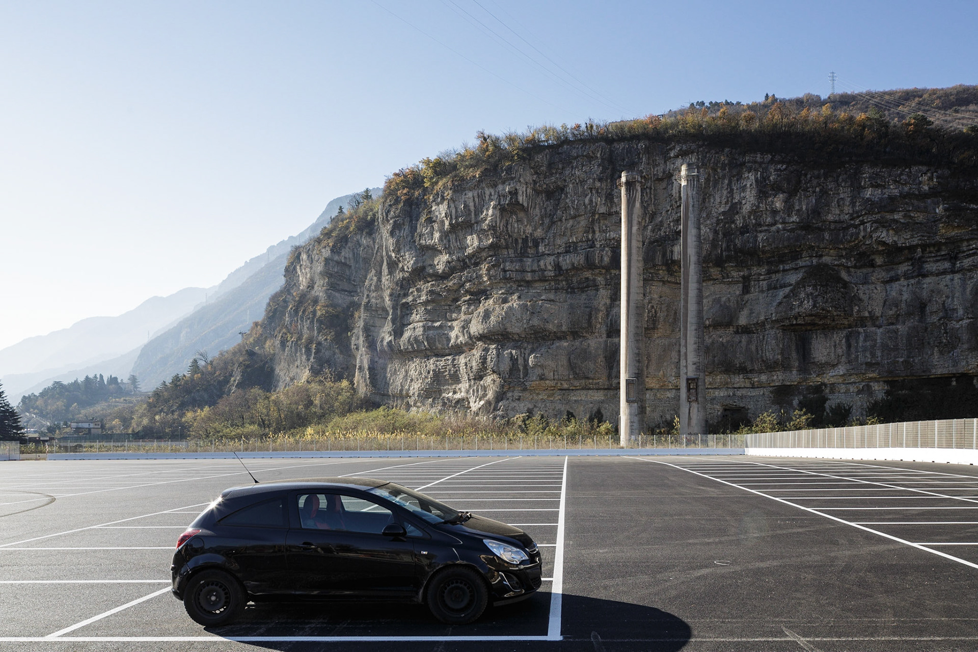 Clinker Motel, 2020. L'area è destianta a parcheggio.