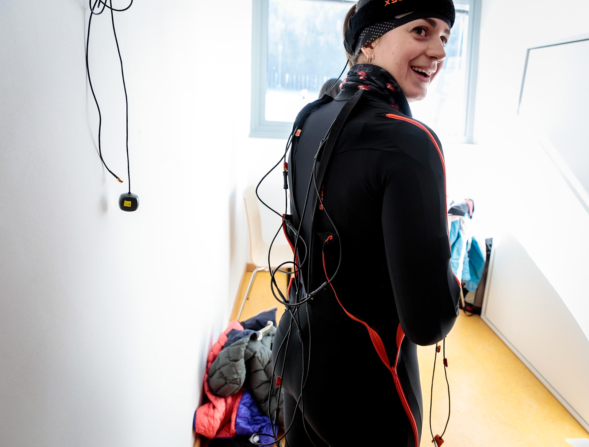 10 febbraio 2023, Stadio del fondo, Tesero. Centro BIOtech, Dipartimento Ingegneria Industriale e Movella. Campagna di misure sul campo presso lo stadio del Fondo di lago di Tesero con atleti del fondo. La preparazione delle atlete Giulia e Sofia.