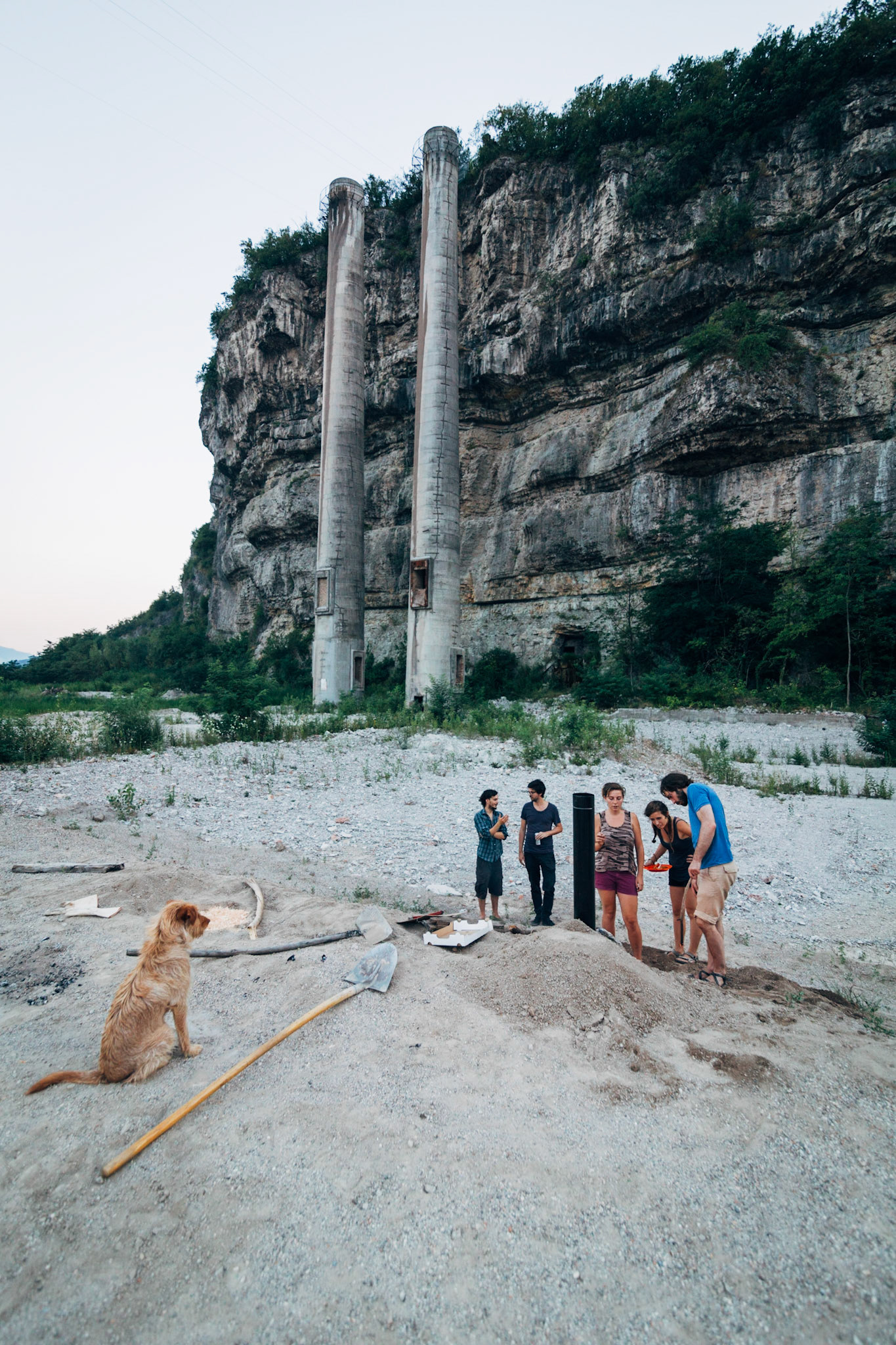 Clinker Motel, 2015-2016. Museo Wunderkammer ha "organizzato" un pic-nic, un laboratorio di cottura del raku, un campo base con l'apertura di una "via", un'installazione musicale. Il centro sociale Bruno ha riaperto la palazzina murata alcuni anni prima.