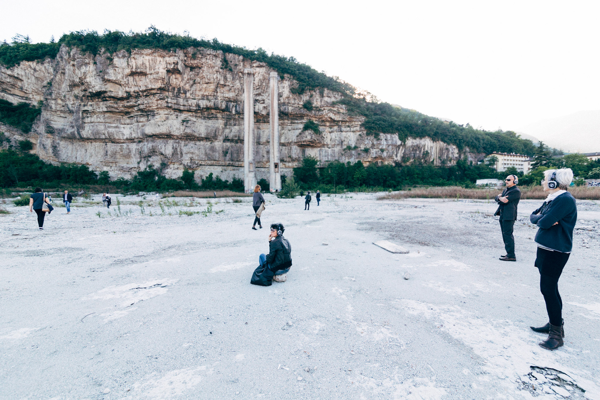 Clinker Motel, 2015-2016. Museo Wunderkammer ha "organizzato" un pic-nic, un laboratorio di cottura del raku, un campo base con l'apertura di una "via", un'installazione musicale. Il centro sociale Bruno ha riaperto la palazzina murata alcuni anni prima.
