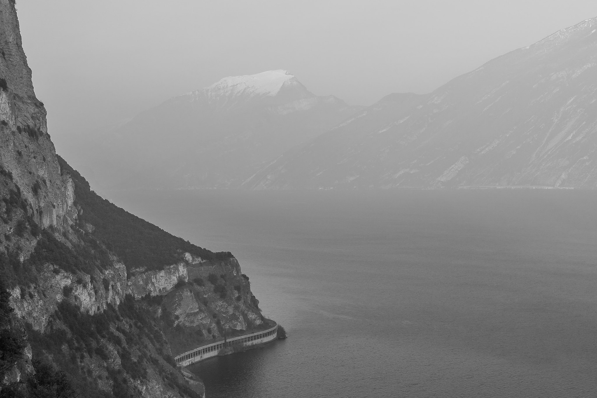 Il lago di carta