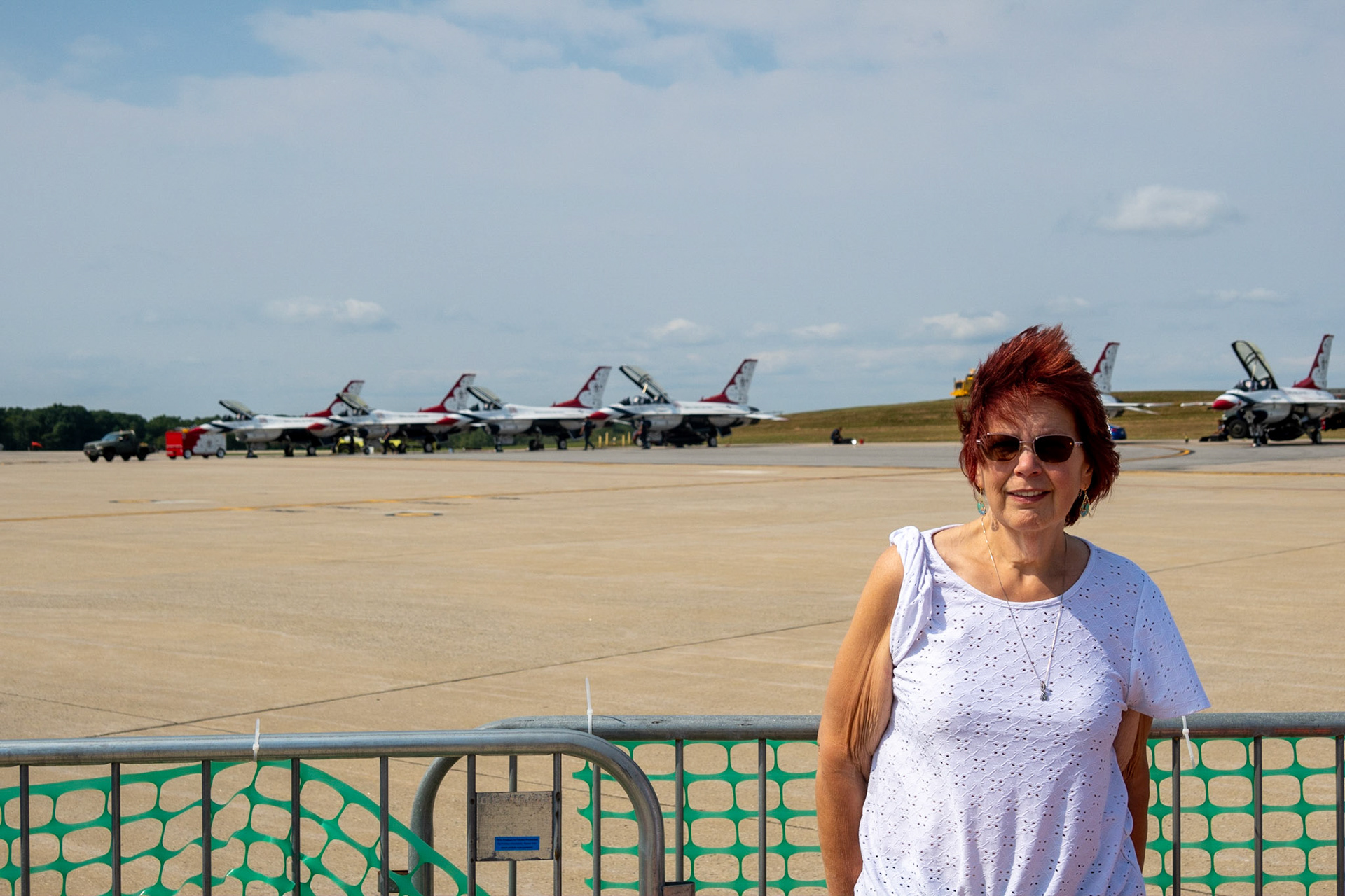Thunderbirds F-16 Fighting Falcon (and Karen)