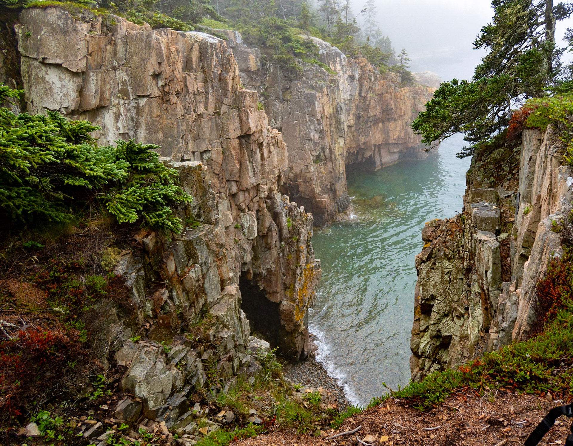 Schoodic Raven's Nest Trail, three caves carved in