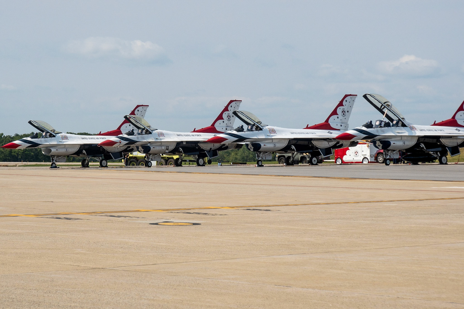 Thunderbirds F-16 Fighting Falcon