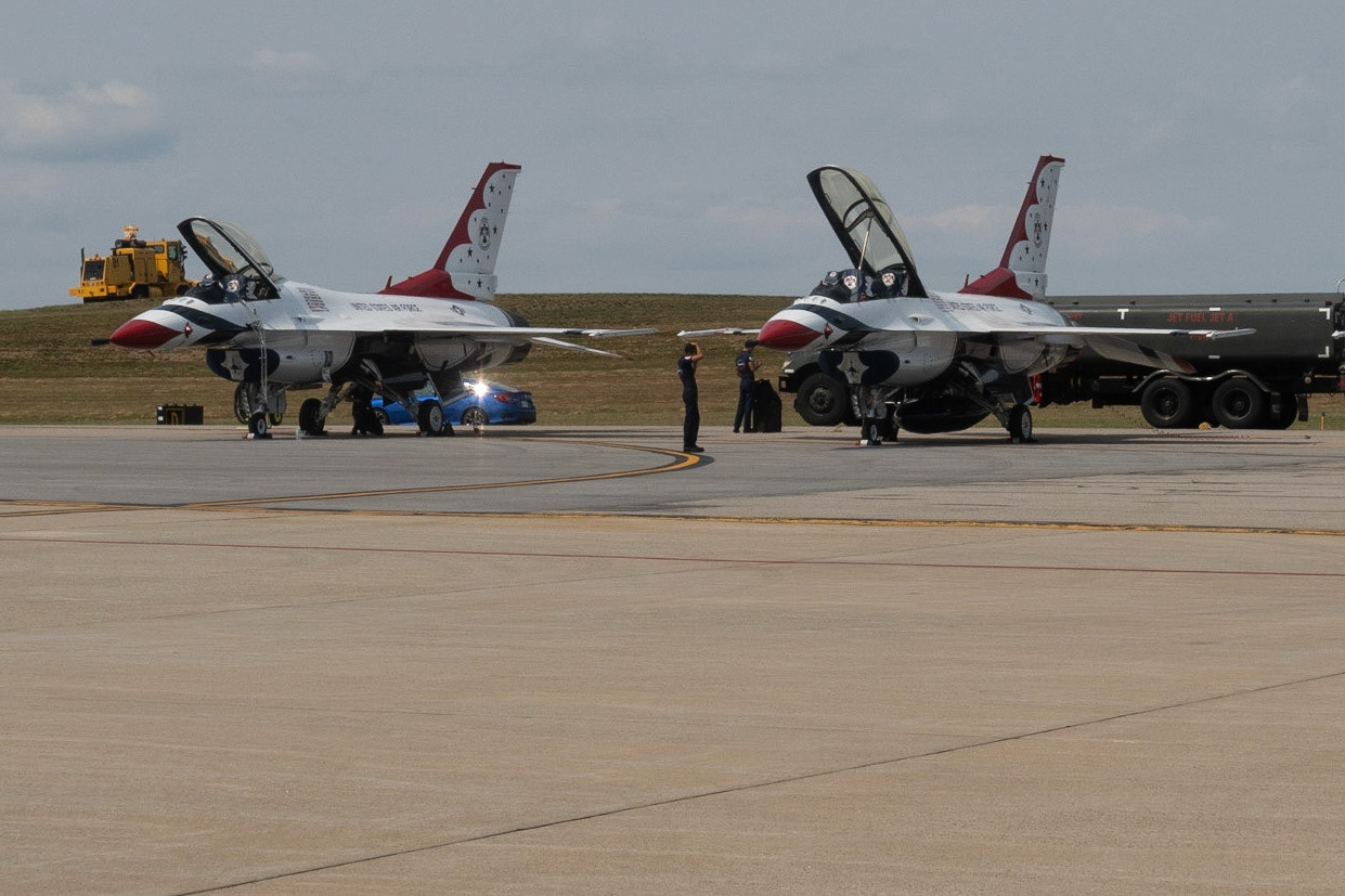 Thunderbirds F-16 Fighting Falcon