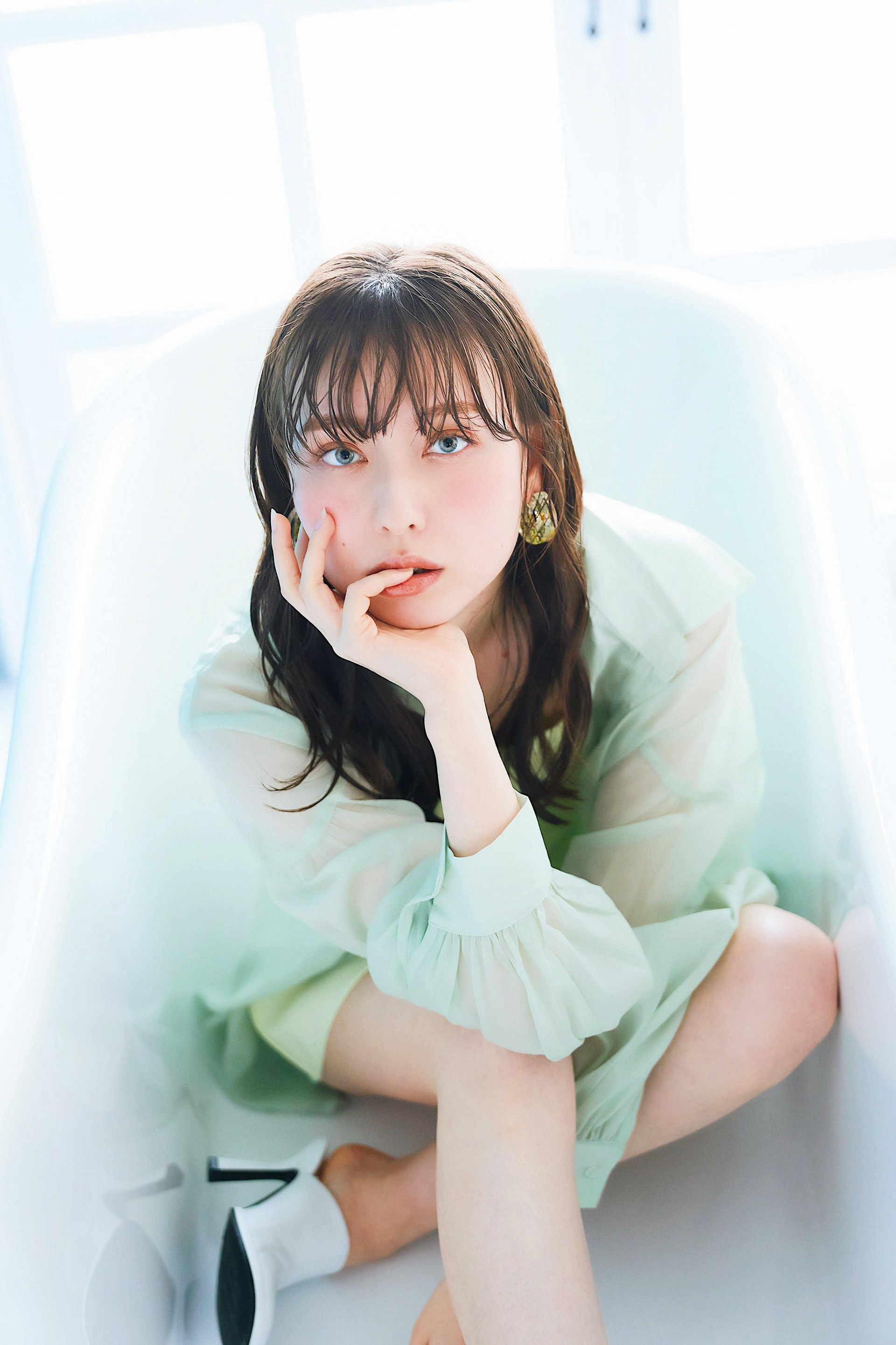 Creative Director : Rona