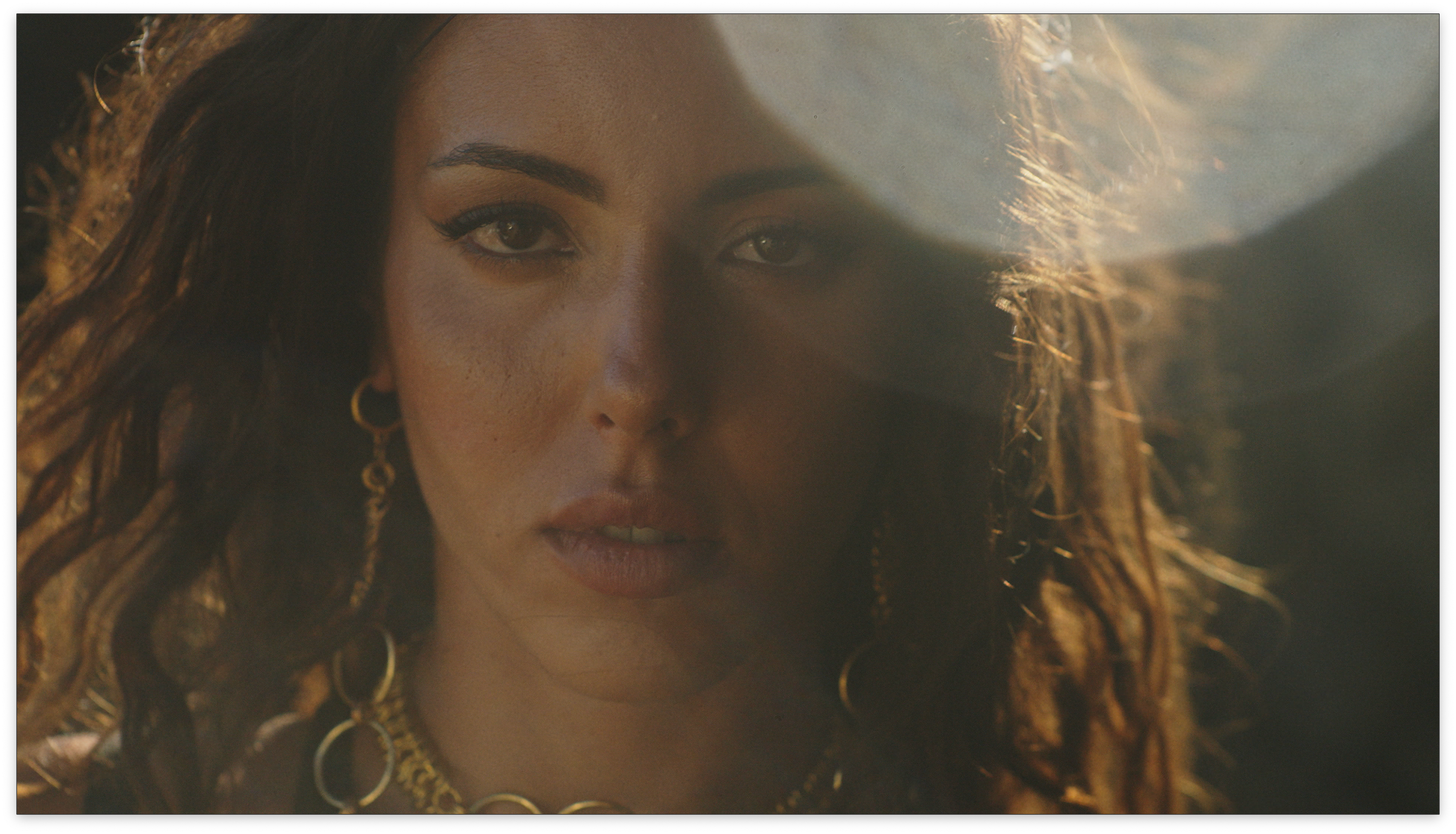 YENA-SPOT-JANJACKLE-VALENTINFERAUD