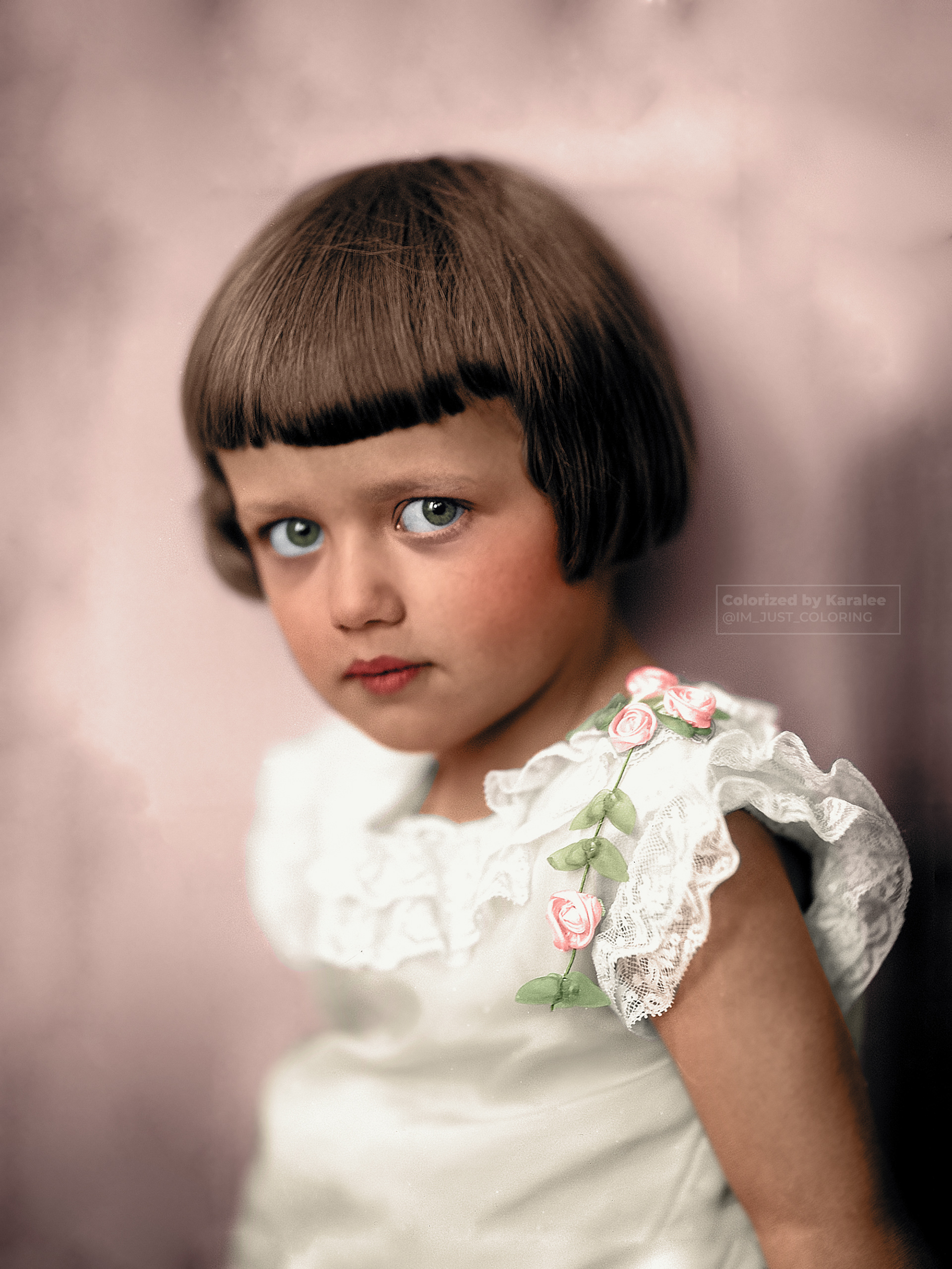 Annie Rijkje Kerllerman Slotemaker 📸 Atelier J. Merkelbach ca. 1926 • Original image from @stadsarchief