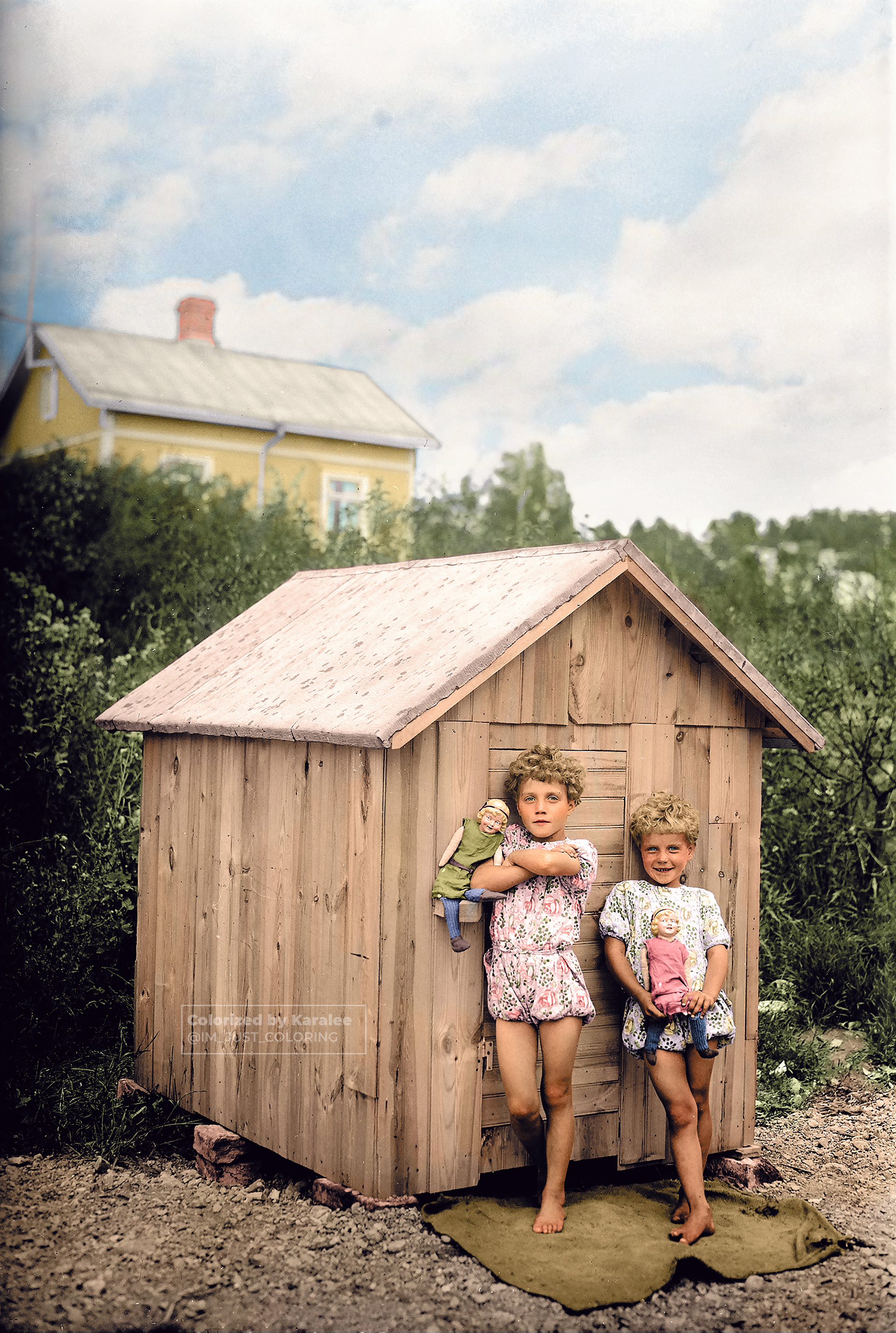 “Two children with dolls in the yard; Hämeentie 66” 📸 Niemi H. Attila  Original image from @finna.fi