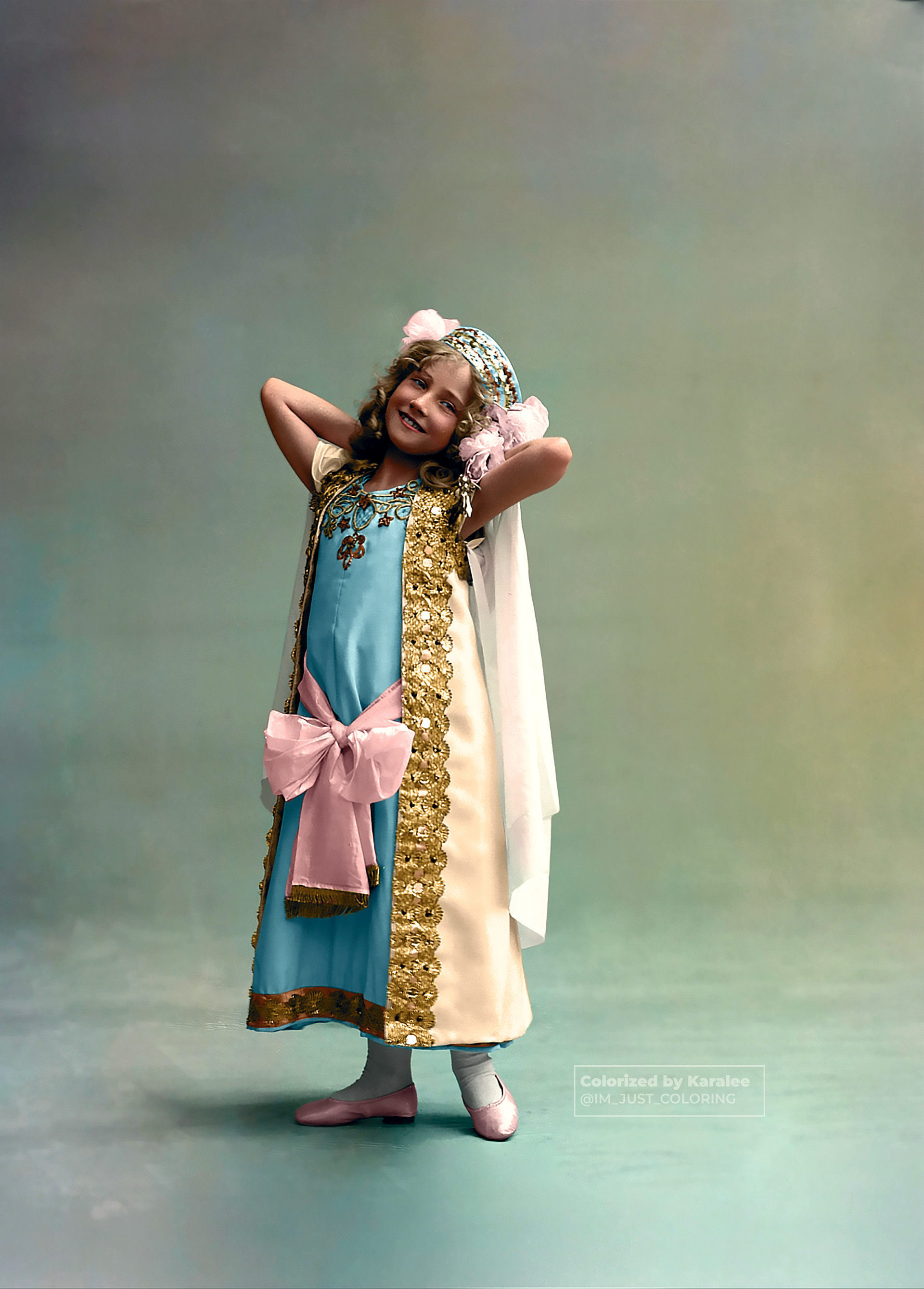 “Greta Strandin in den glada ankan som varietediva at djurgardsteatern” 1907  Original image from Musikverket (Swedish Performing Arts Agency)