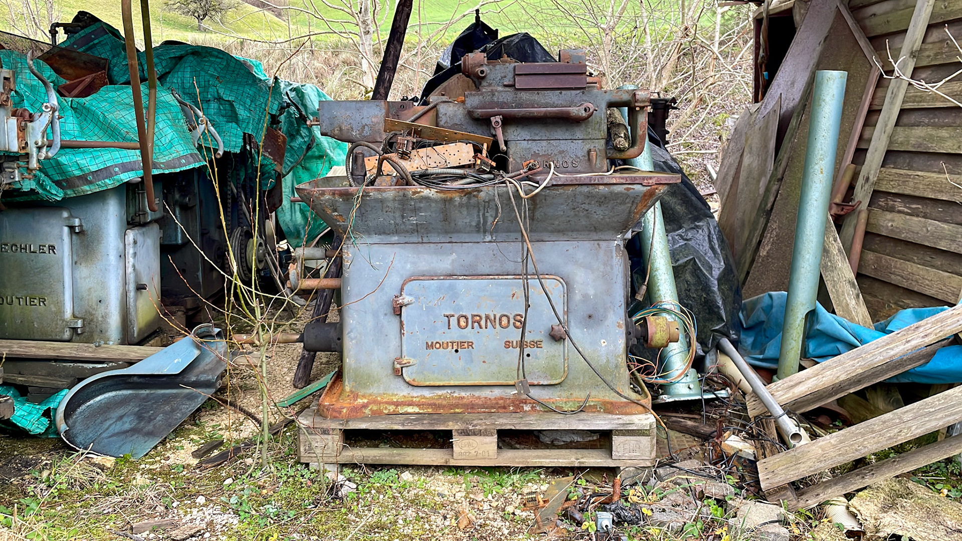 Tornos