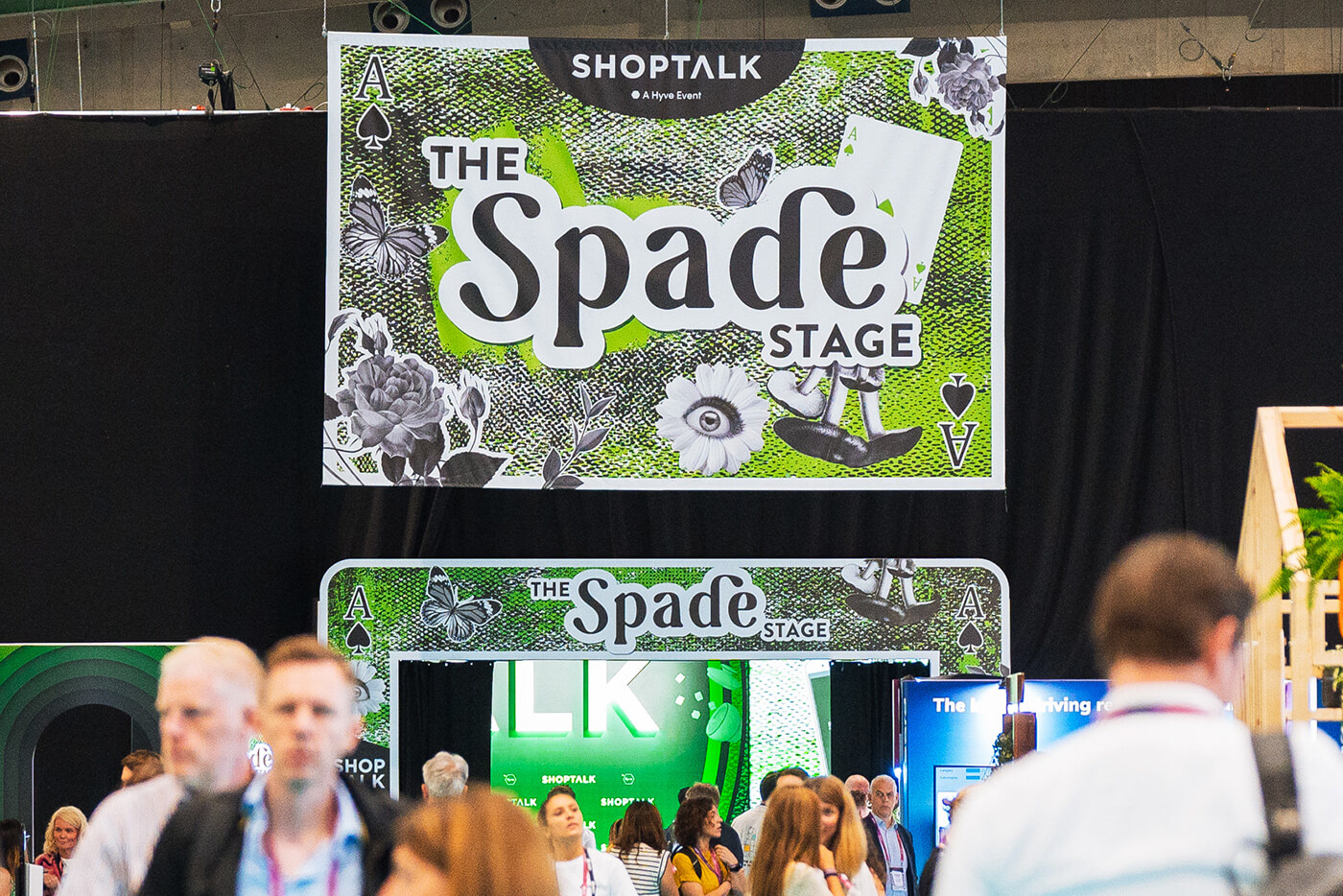 Spade track stage signage