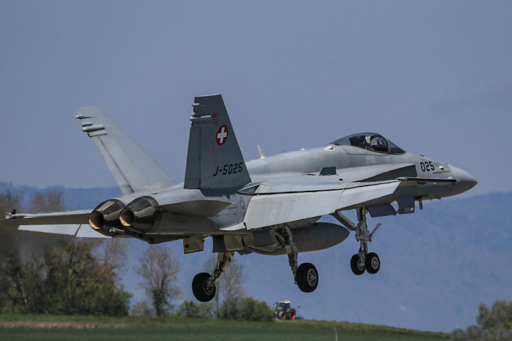 Boeing F/A-18C (Swiss Air Force) - J-5025