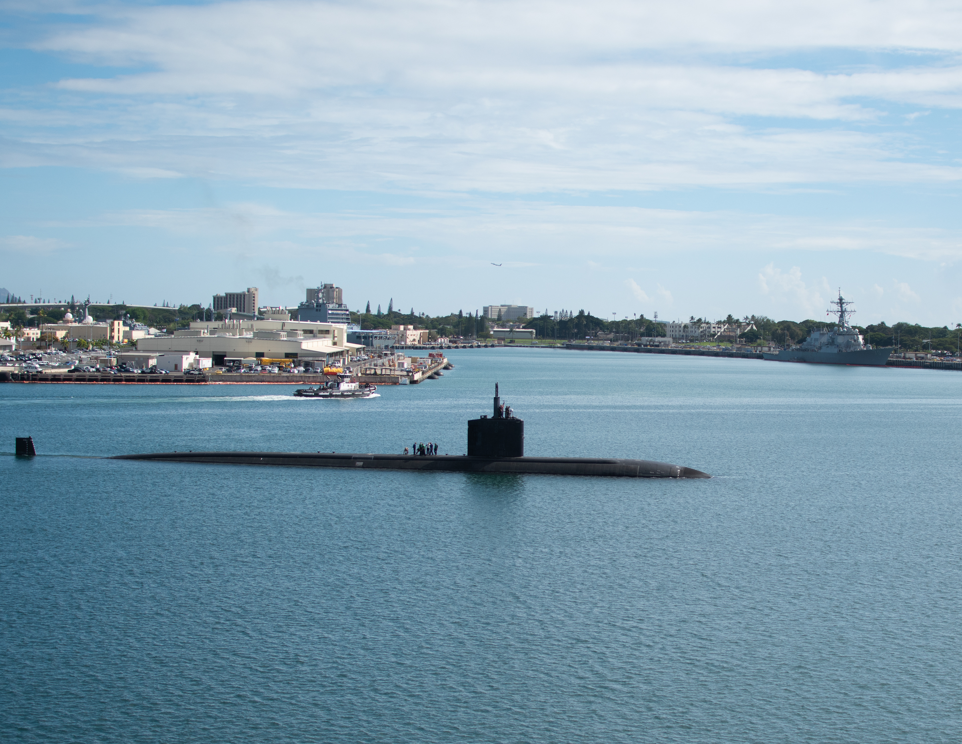 Random sub leaving Pearl
