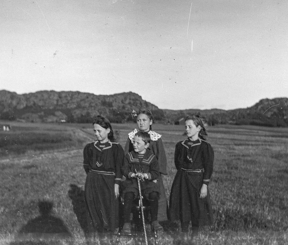 Ida, Alma, Anna och Albert Ekström.