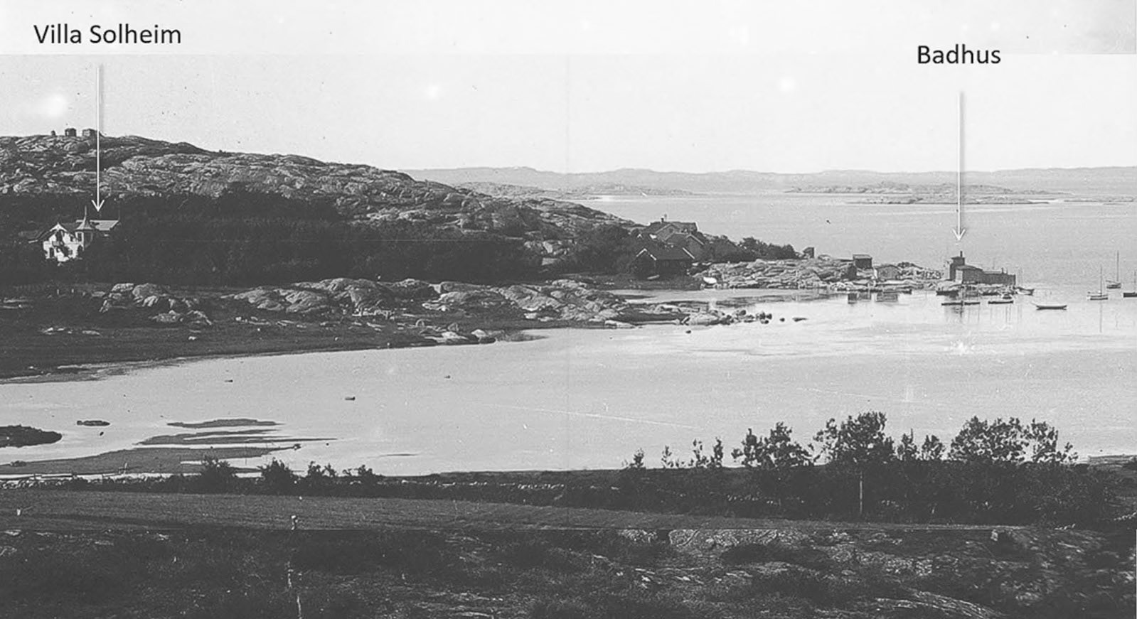 I början av förra seklet såg det ut så här i Kullaviks hamn. Tv. Gundersens villa byggd 1891 och th. badhuset byggt 1903.