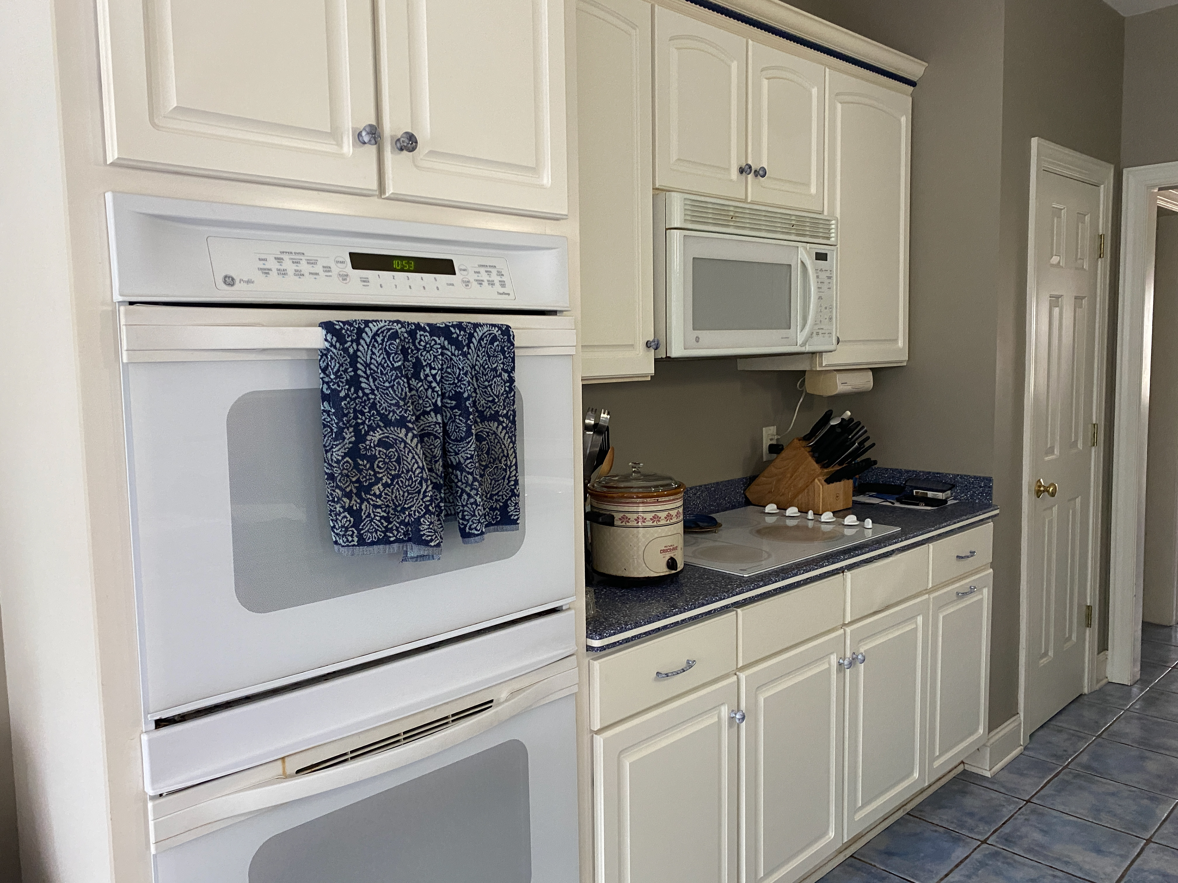 Before pic - Becomes new bar area