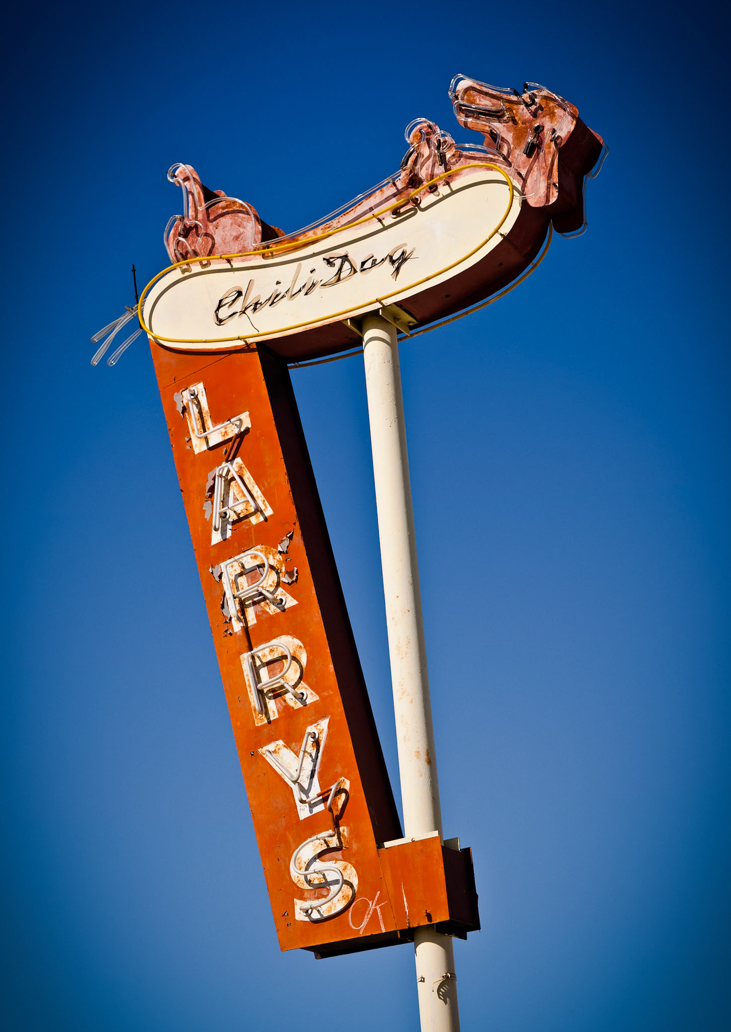Larry's Chili Dog in Burbank, CA.