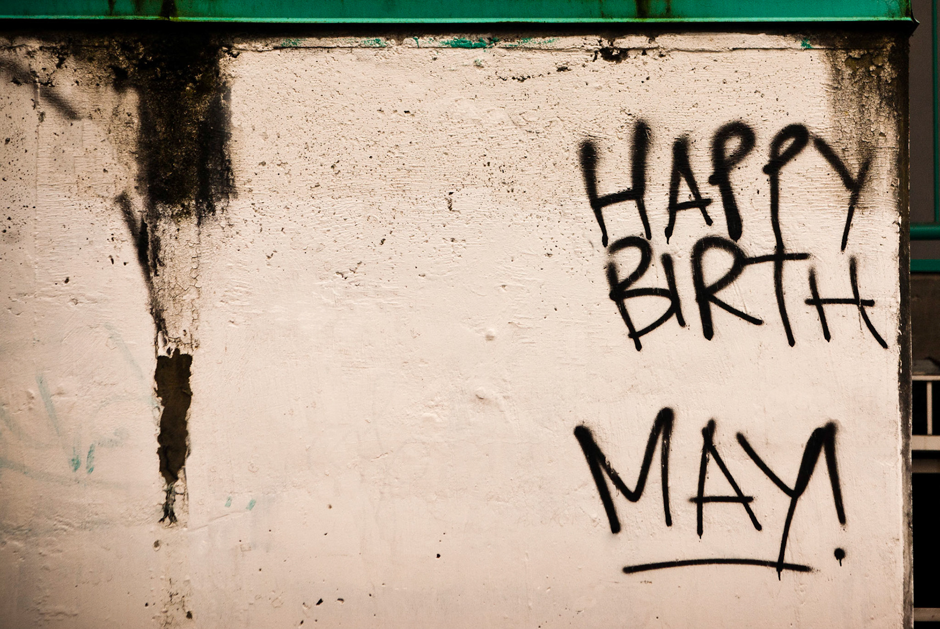 This one is for my daughter, and a little bit for me. Hanna & I share the Month of May for Birthdays. Hanna was born on mother's day, May 10th, 2009. It changed our lives. I was born May 24th & I married Taryn who's birthday is April 30, almost May day. We wed on Friday the 13th of last year. We found out around valentines day of this year that we are expecting our second around Halloween. I guess I have a thing for Holidays.
Happy birth May to all you other May babies out there. It's a great month for a bithday.  I guess I have a thing for Holidays. Happy birth May to all you other May babies out there. It's a great month for a bithday.