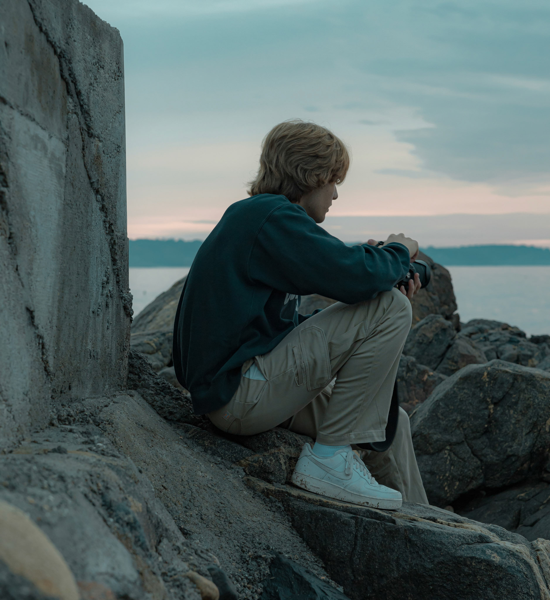 Crash On The Rocks