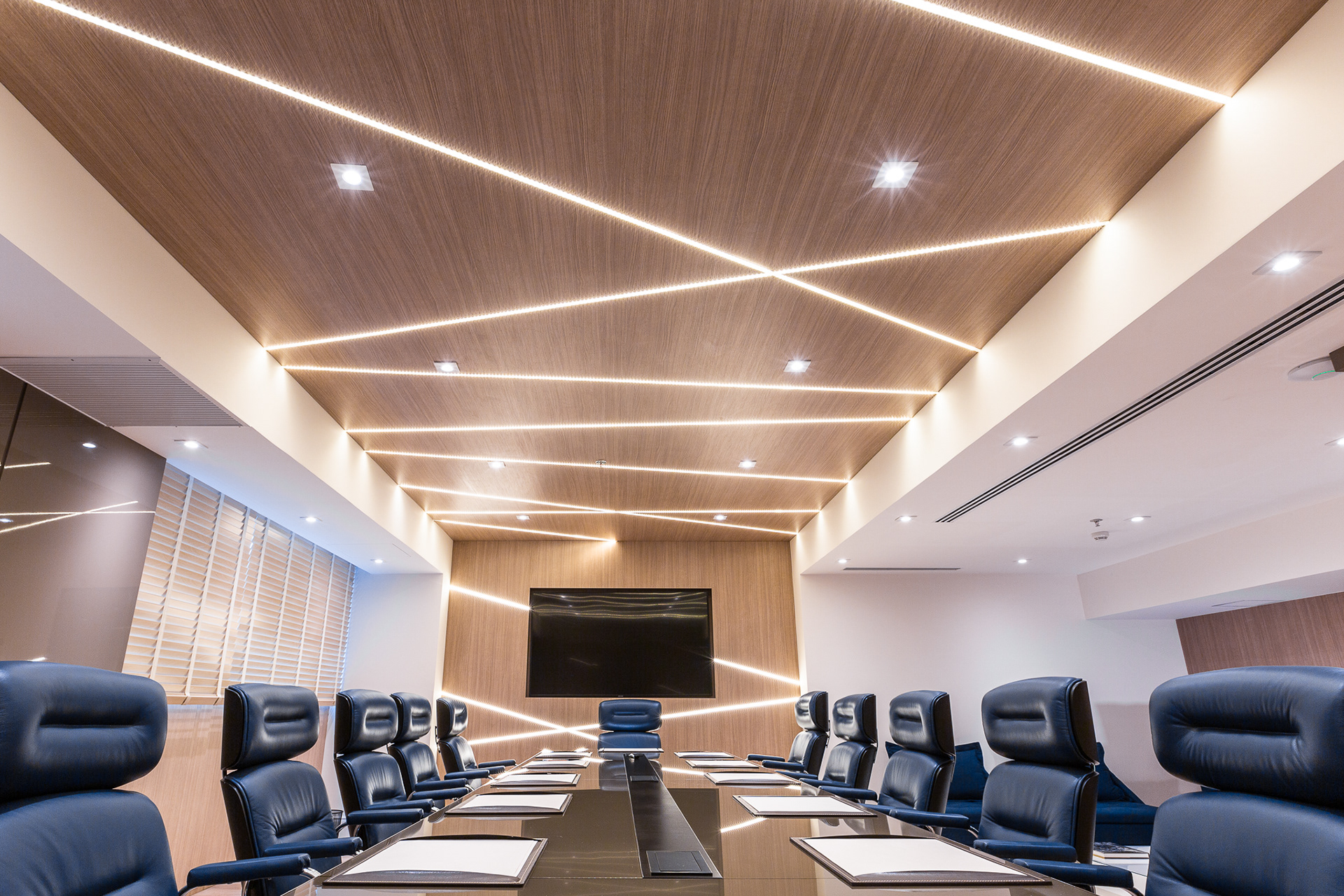 Fotografia de arquitetura e interiores do MK Bank em Curitiba, Paraná. Projeto do escritório A9 Arquitetura.