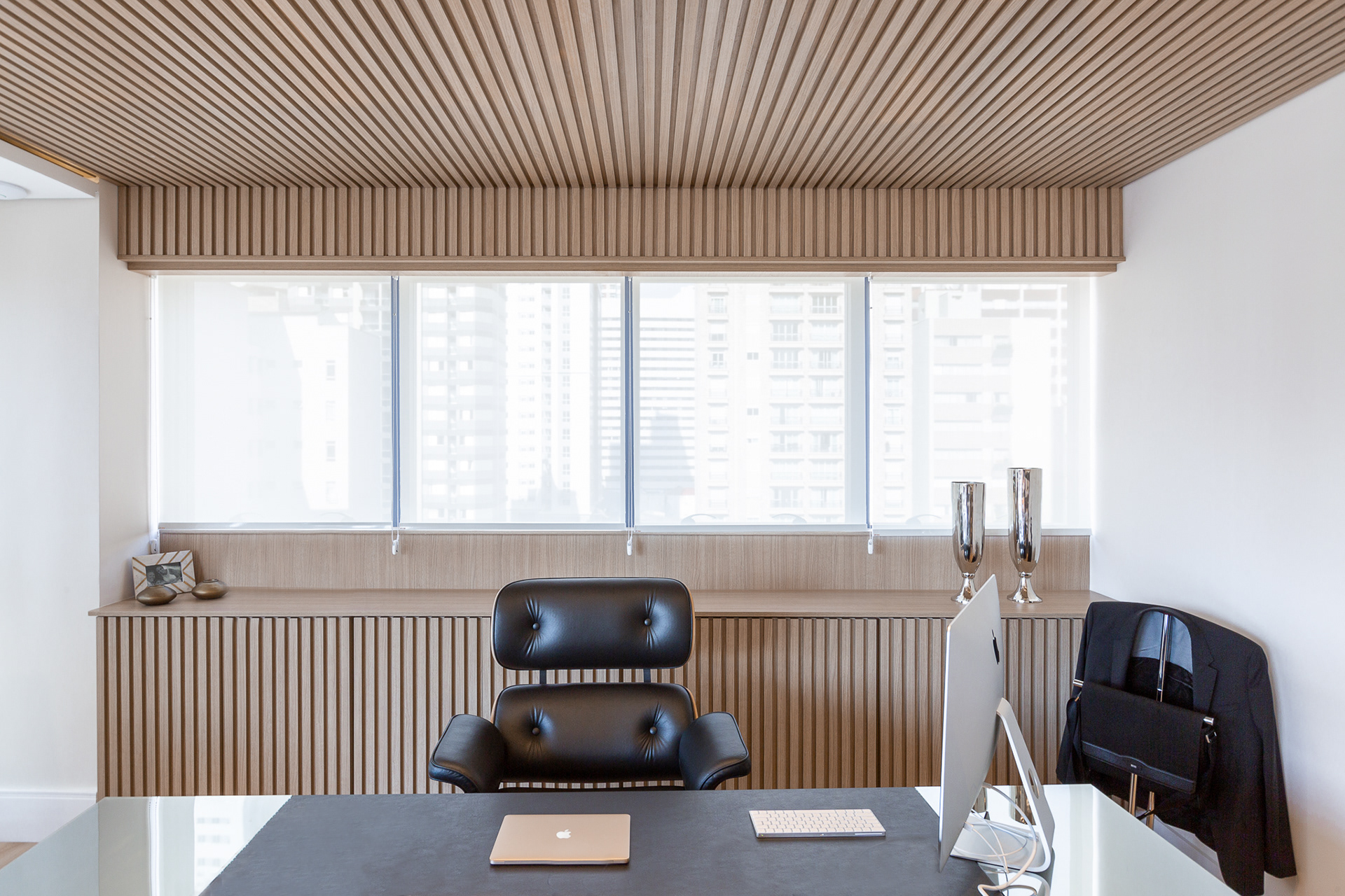 Fotografia de arquitetura e interiores do MK Bank em Curitiba, Paraná. Projeto do escritório A9 Arquitetura.