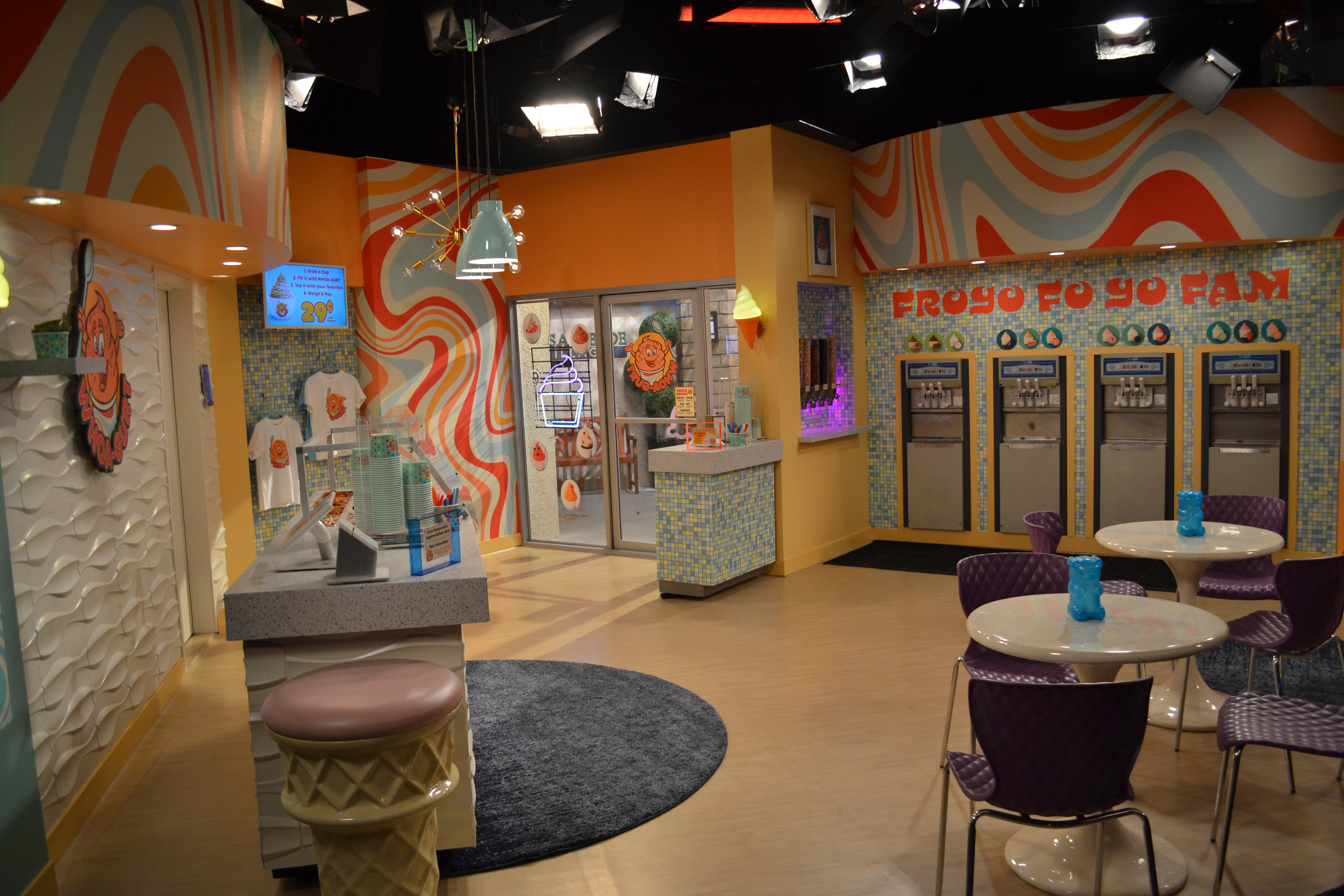frozen yogurt store