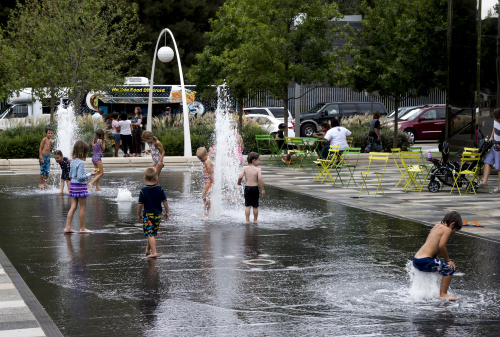 Olive Street fountain