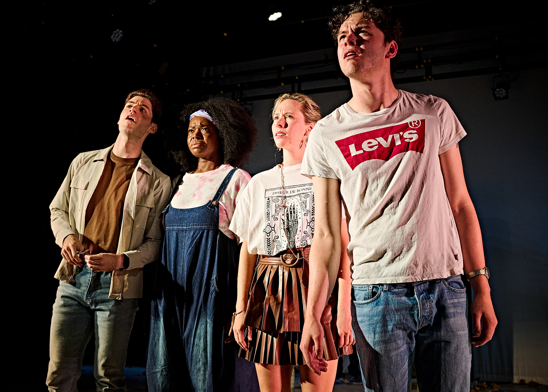 An American college student goes missing while travelling in the UK. Where did Anna go? Her friends and strangers try to figure out what happened. Is Anna's disappearance related to the disappearance of another woman twenty years ago?