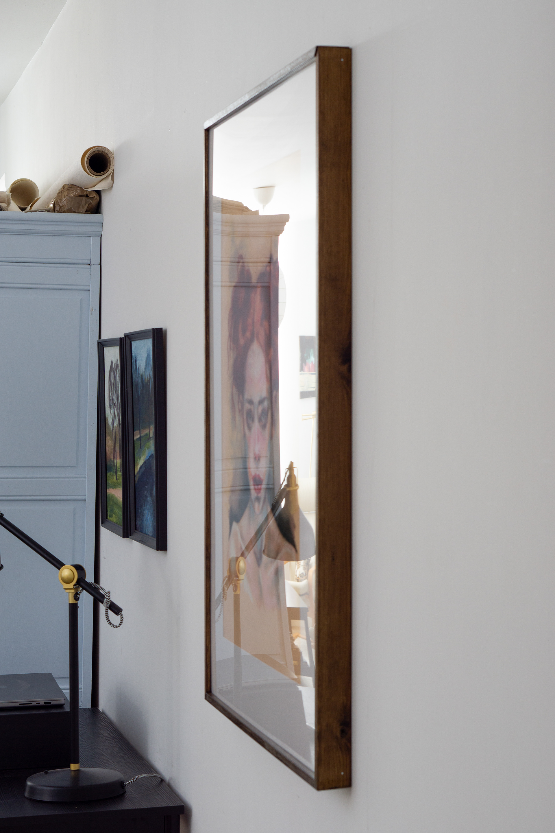 Frame type 3 with dark grey-brown varnish