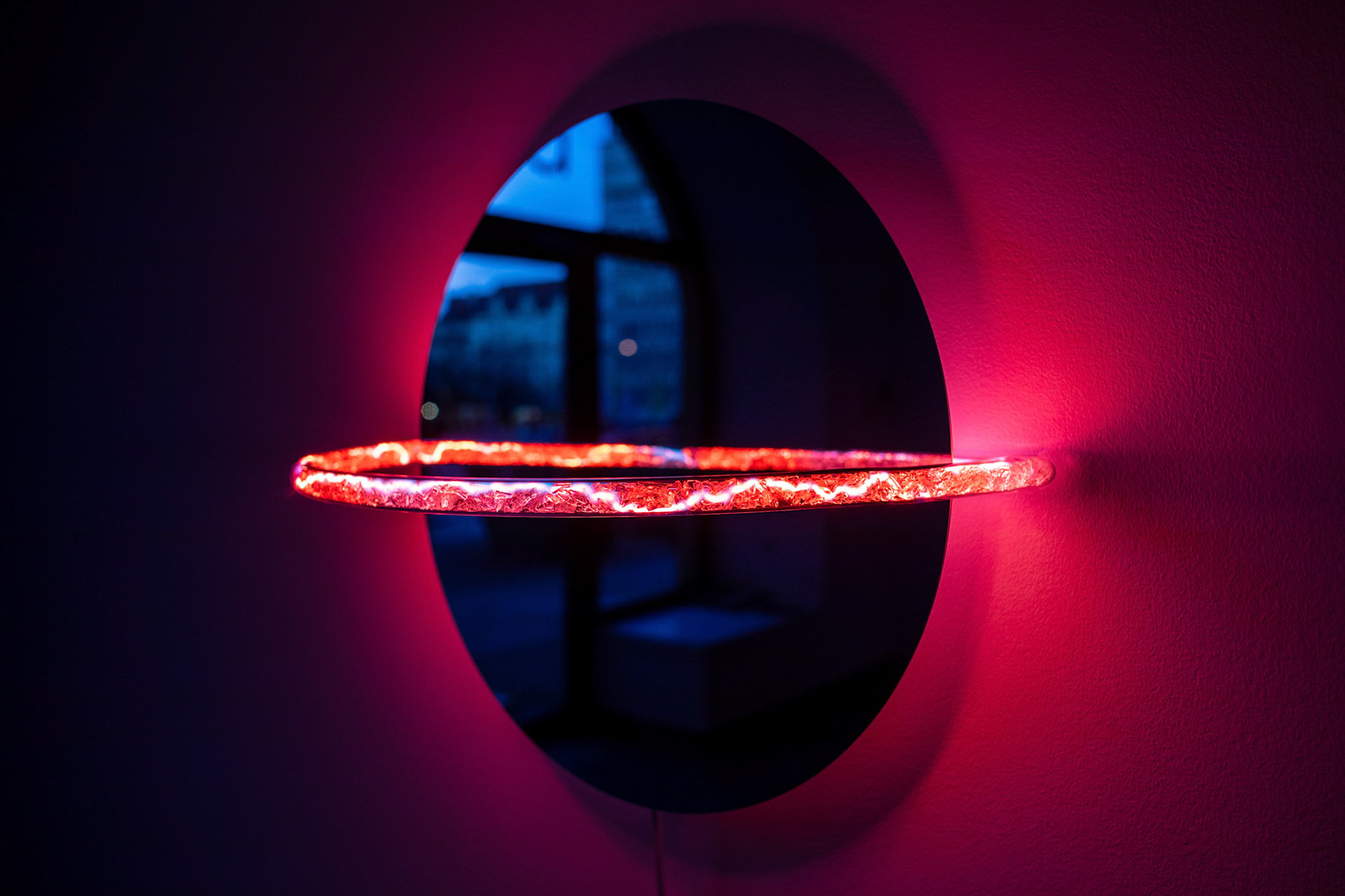 Szłoby się dobrze gdyby nie to szkło / It Would Be Fine If It Weren’t for the Glass