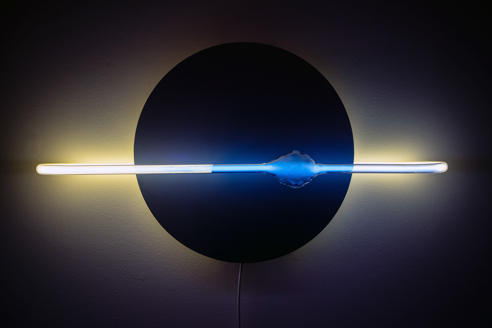 Miejsce, w którym nie widać światła / A Place Where No Light Is Visible