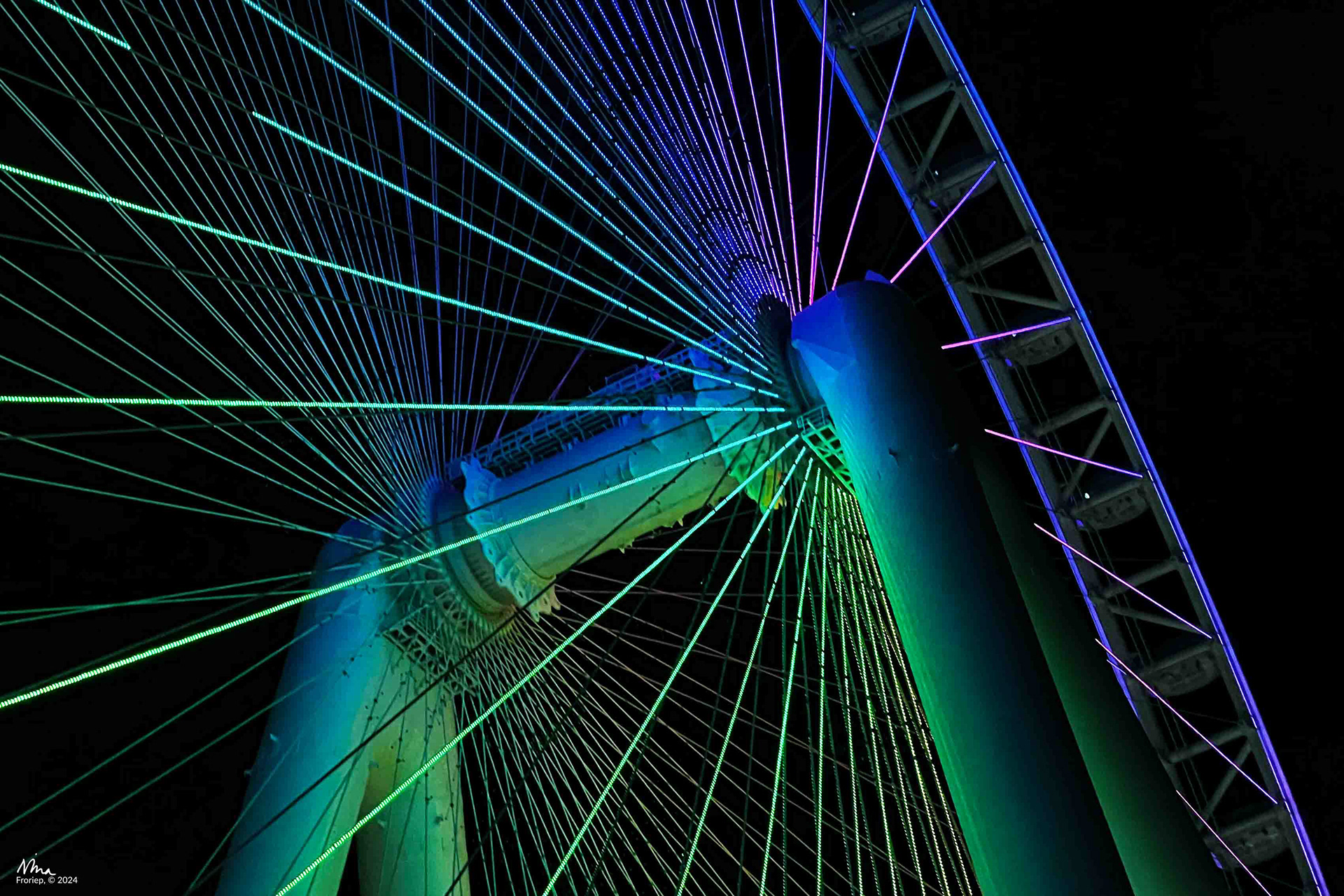 Ferris Wheel - Dubai, UAE - 2022 - iPhone 13pro
