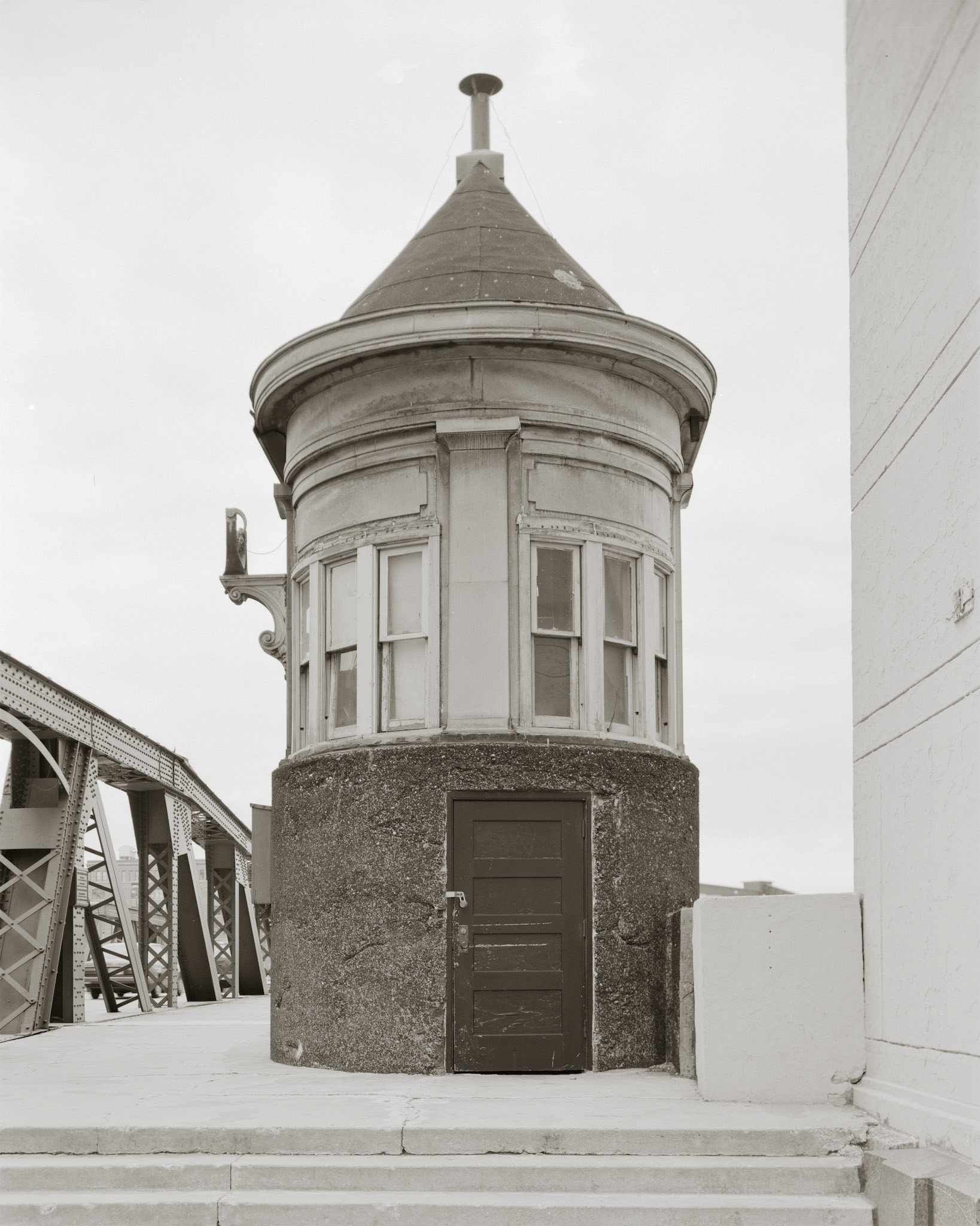 Chicago Ave. Bridgehouse
