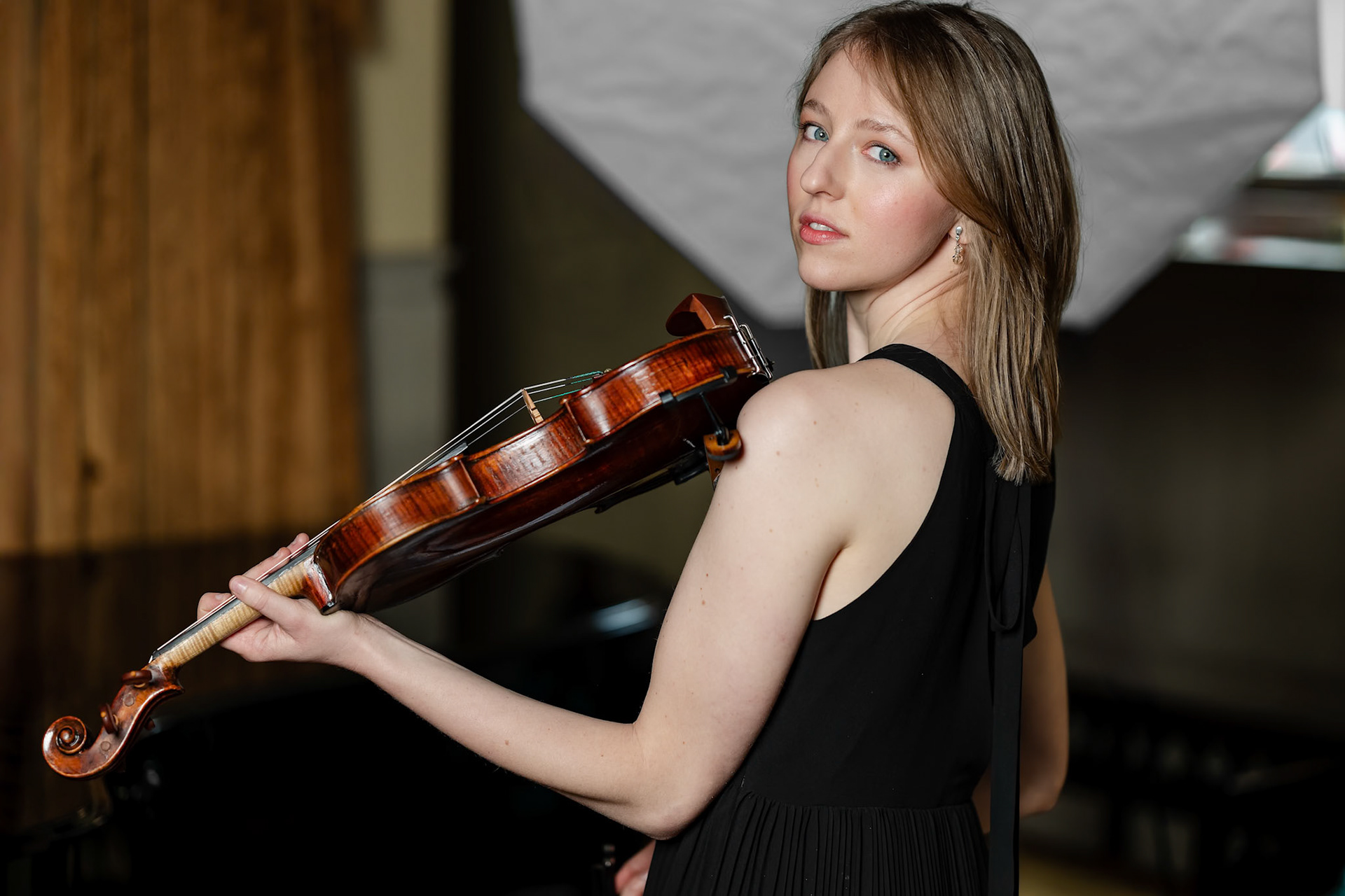 Karolina Csathy (violinist)