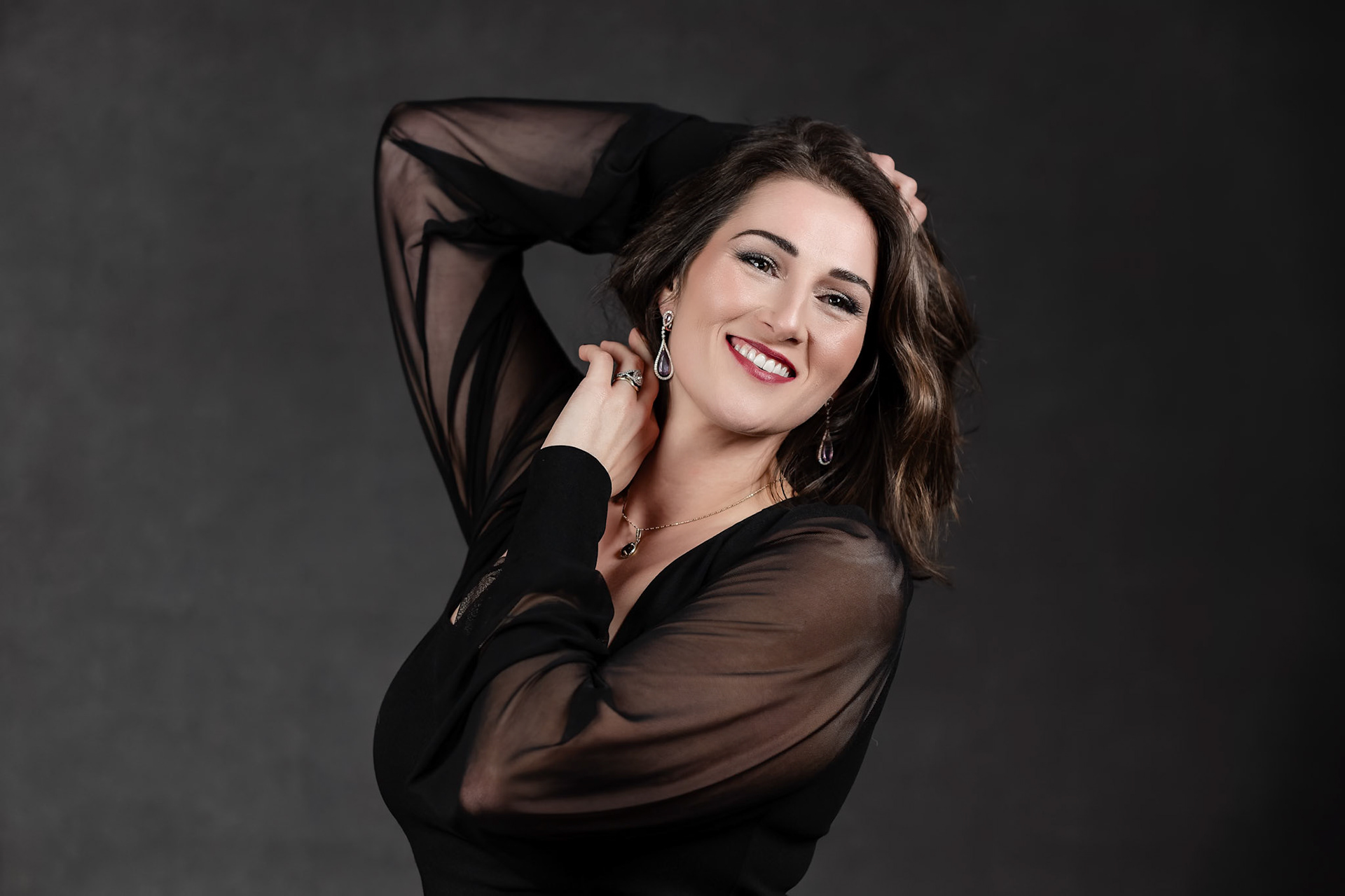 Hannah Poulsom (mezzo soprano)